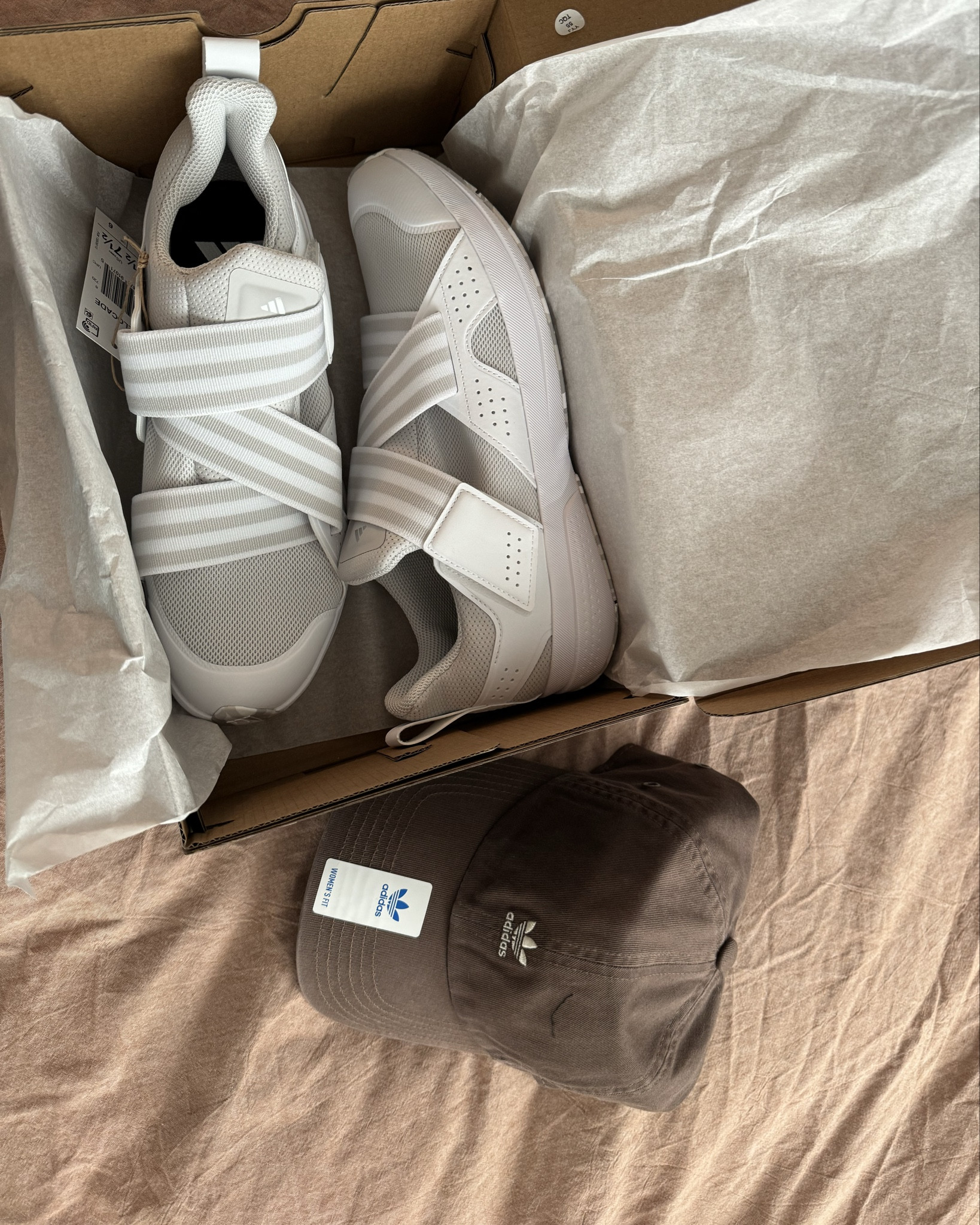 New spin kit 🤍

#LTKActive #LTKfitness #LTKshoecrush