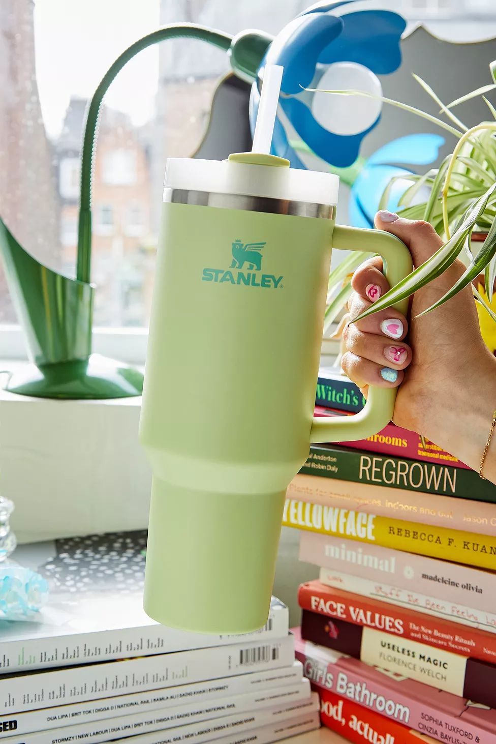Stanley Citron Quencher H2.0 Flowstate 1.2L Tumbler | Urban Outfitters (EU)