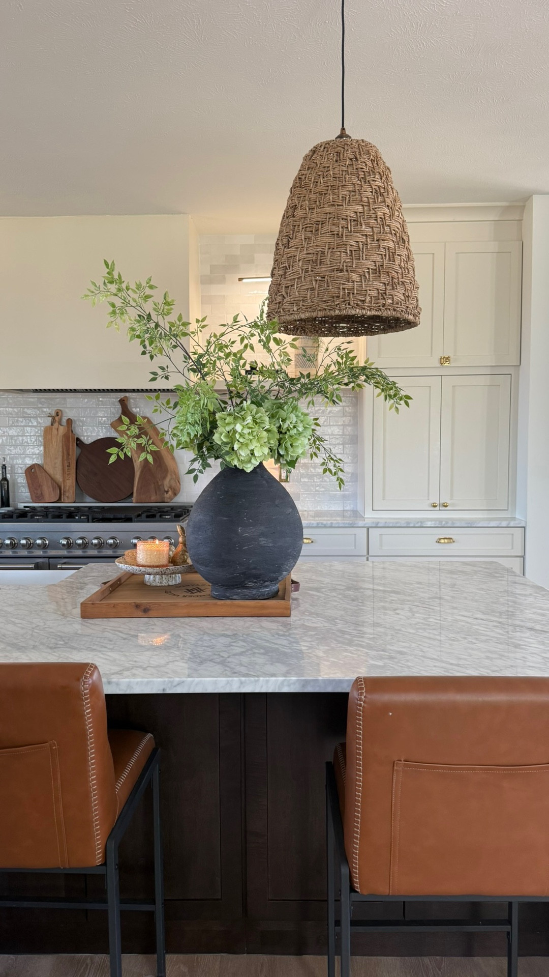 Kitchen organization is a must.  Sharing my favorites for pull out drawers and then also creating trays and groupings for pretty but functional storage on top of your counters.  Wishing you all a great weekend!

Comment SHOP for all my favorite kitchen organizers.

#homedecorating #kitcheninspiration #kitchenorganization #kitcheninspo