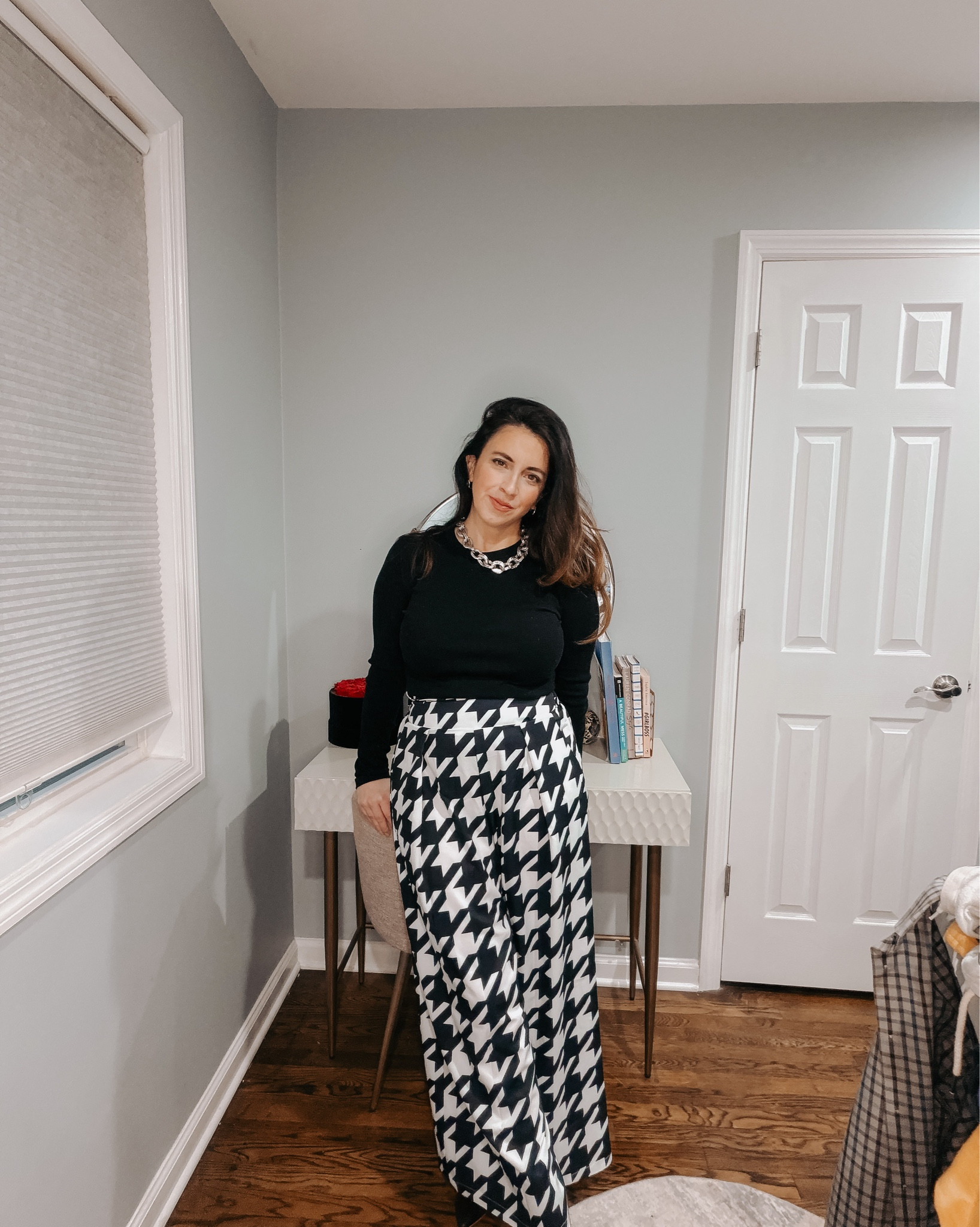 Houndstooth Honey. 

#LTKootd #LTKOver40 #LTKSeasonal