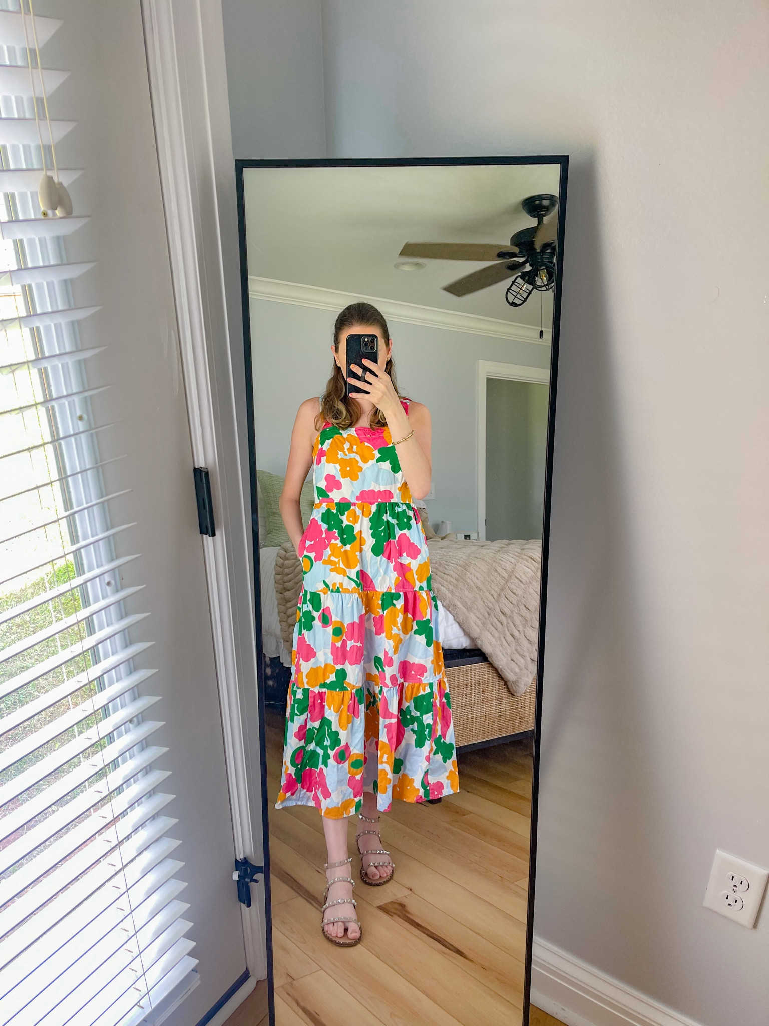 The perfect summer dress! 🧡🩷💚
I’m wearing a size Small & it’s pretty TTS. It was a little bit big up top but after i dried it, it was fine! 

Walmart, walmart summer, summer dress, wedding guest dress, beach dress, floral dress, walmart new arrivals, walmart outfit, summer outfit, summer, spring dress

#LTKSeasonal #LTKunder50 #LTKstyletip