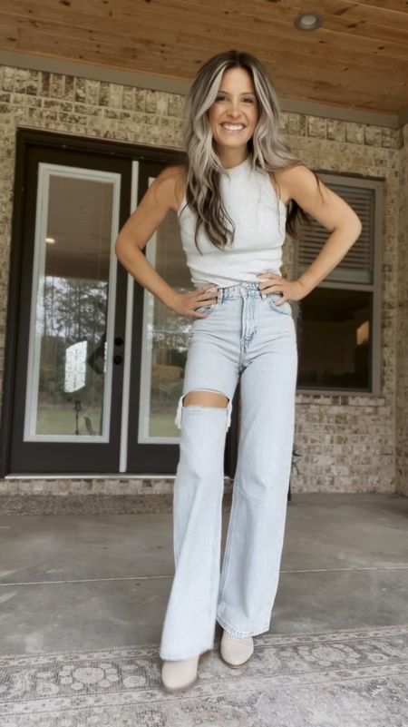 Wearing a size 0 if in between sizes, size up! 
H&M finds, affordable jeans, Mom jeans, jeans outfit, mom outfit inspo

#LTKU #LTKfindsunder100 #LTKstyletip