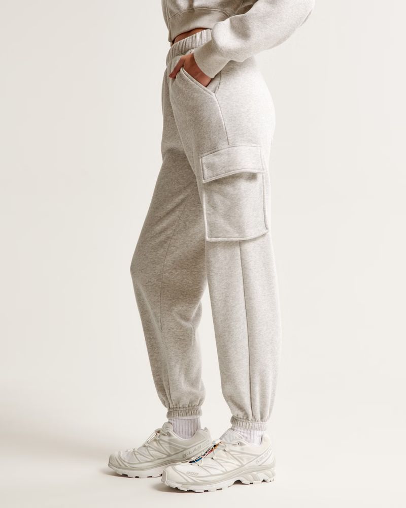 Essential Oversized Cargo Sunday Sweatpant | Abercrombie & Fitch (US)