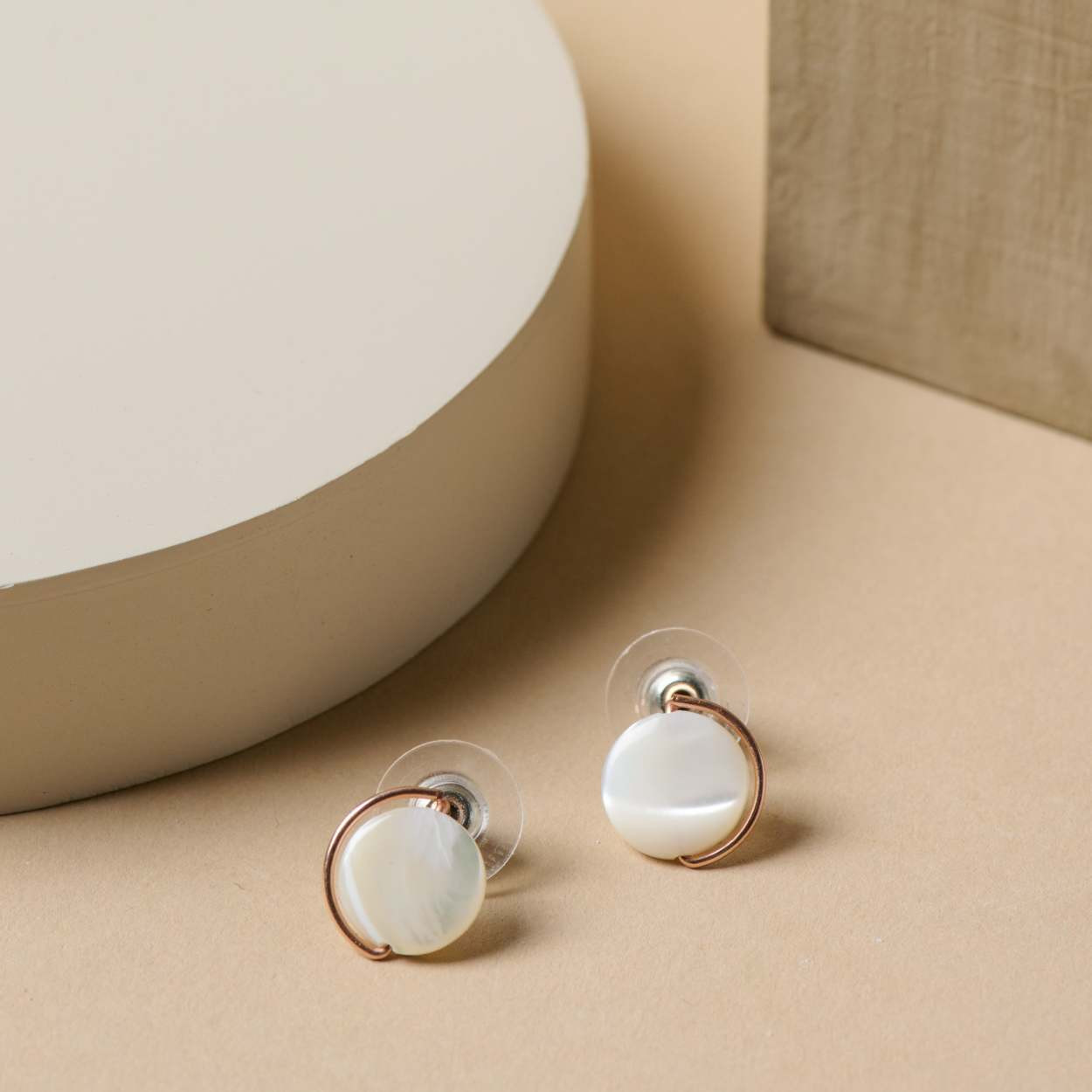 Wren Studs | Magnolia