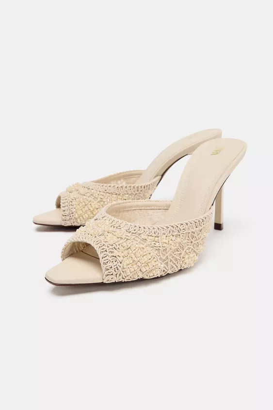 ABSATZSANDALETTE MIT APPLIKATIONEN | Zara DE