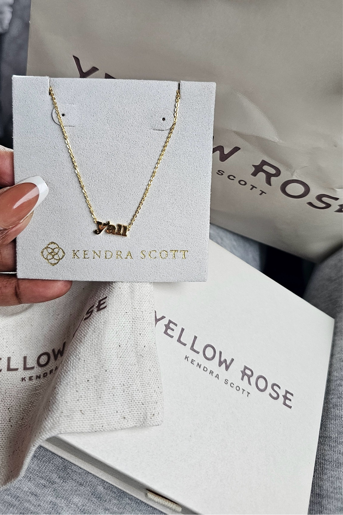 Kendra Scott Gold Y’all Necklace ✨🤠

#necklace #south #gold #jewelry #y’all #gift #kendrascott

#LTKStyleTip #LTKFindsUnder50 #LTKGiftGuide