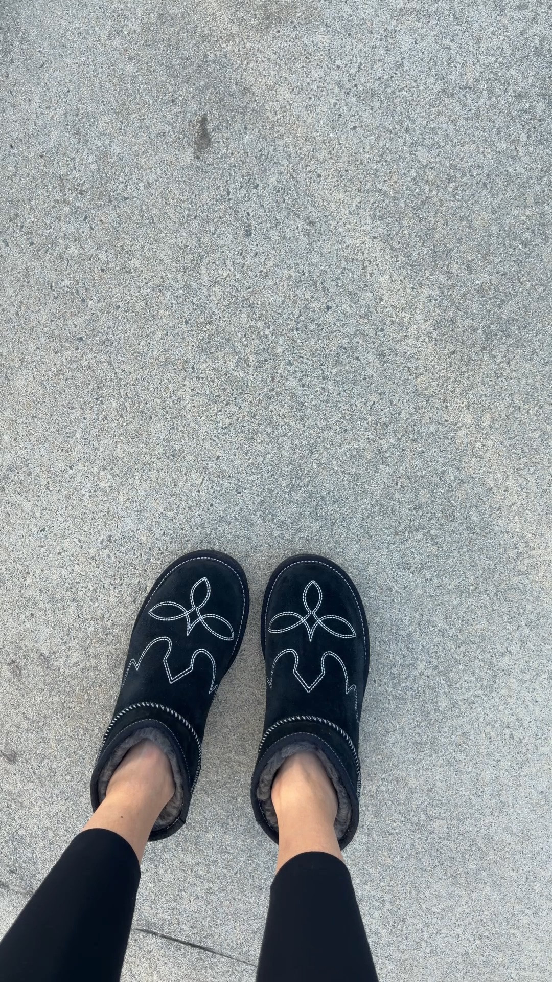 Ignore the outfit, I just threw these shoes on over my workout clothes to go pick up my daughter. But I love my new shoes. They will look so cute with a baggier jean

#LTKootd #LTKdayinmylife #LTKmomlife