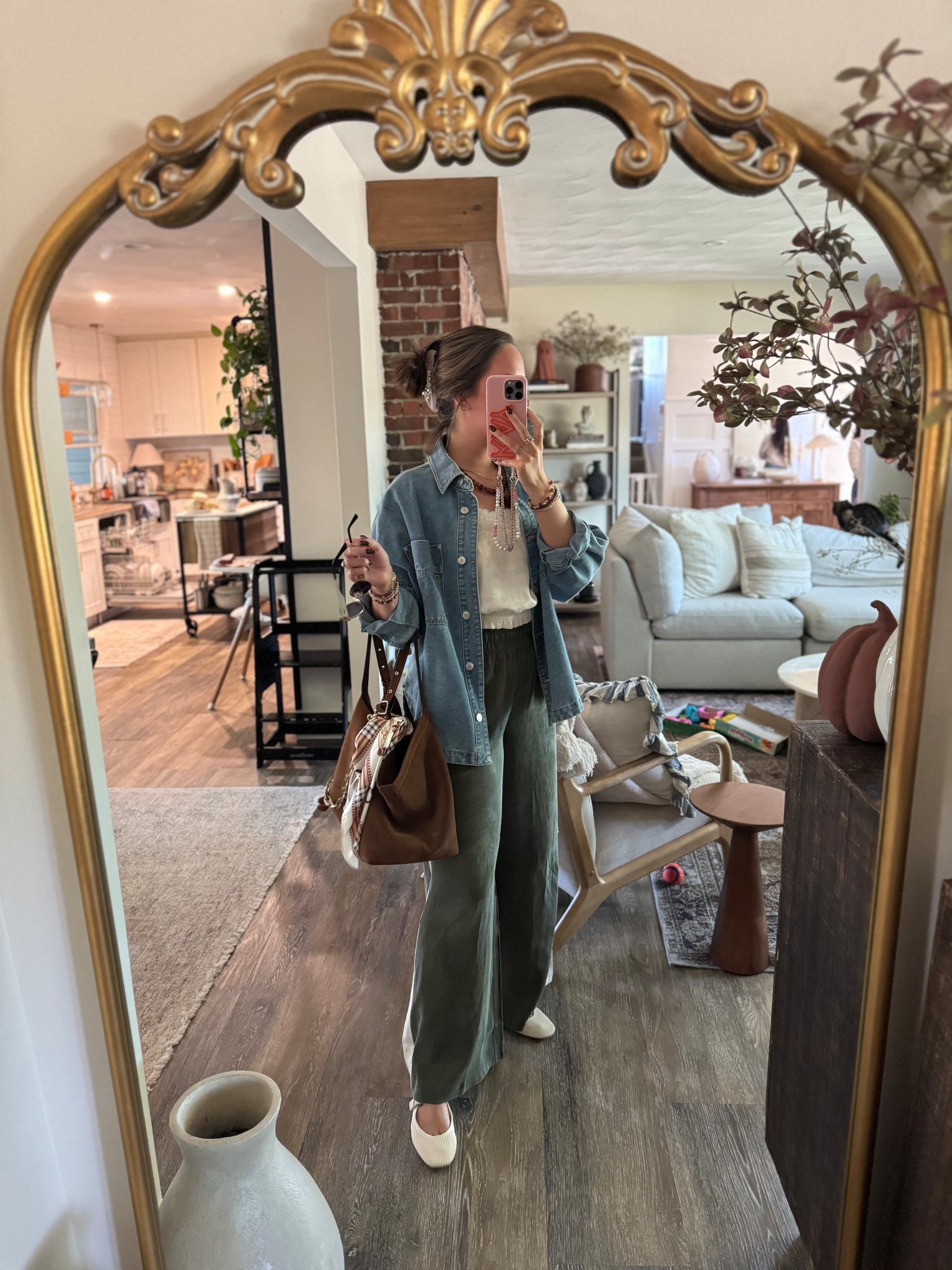 Today’s outfit! All on sale for 25% off!!! These pants are so freaking comfy, I grabbed the matching tank, wore my denim shirt over it while it was cooler earlier this morning! In a size M in pants, size M in the top!

Aerie, everyday outfits, coach bag, suede bag, fall outfit Inspo 

#LTKSeasonal #LTKFallSale #LTKItBag