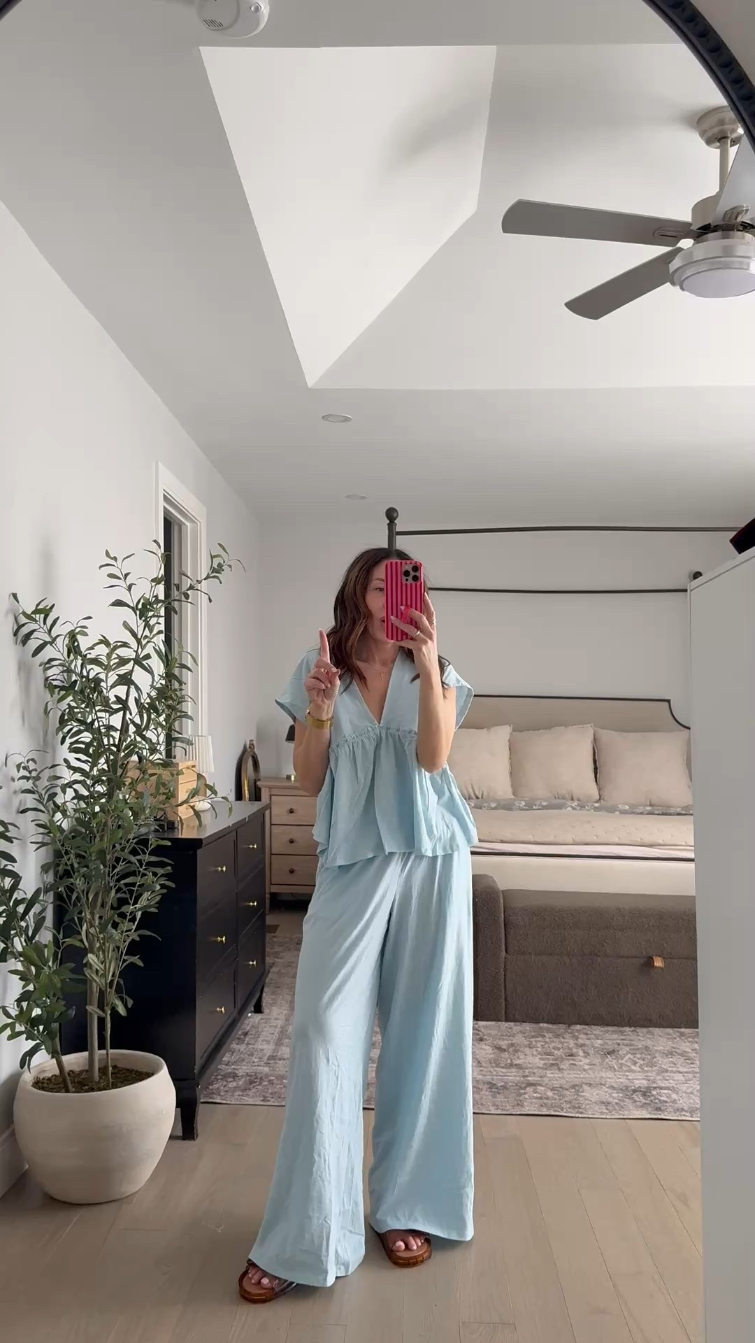 American Eagle brought our favorite jumpsuit back in a set


#LTKSeasonal #LTKootd #LTKSaleAlert