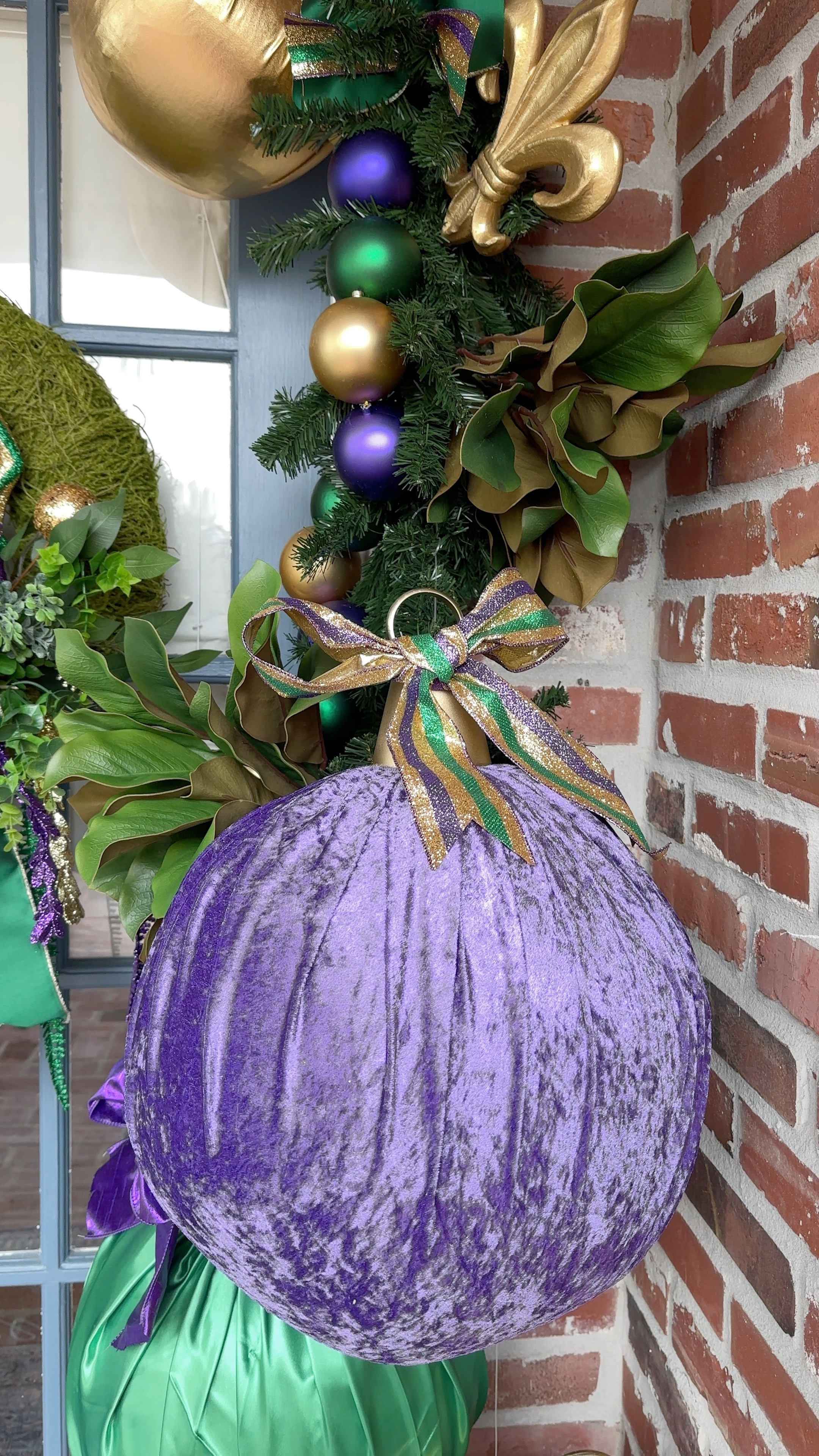 Mardi Gras Decorations # mardigras

#LTKhome
