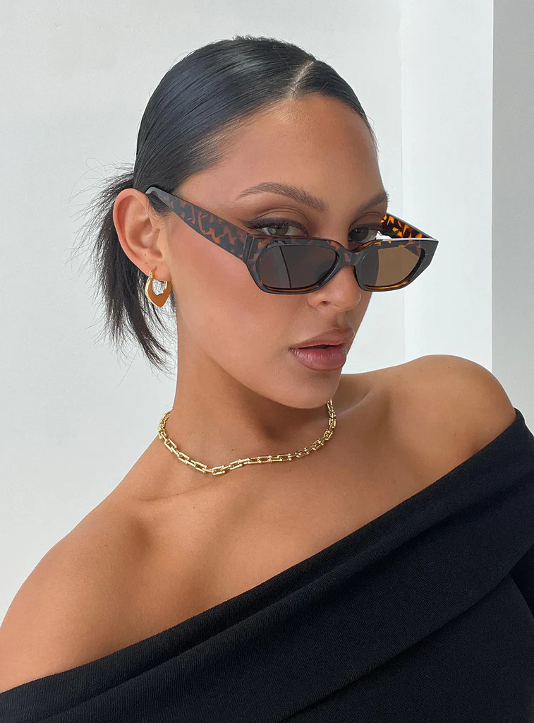 Winnick Sunglasses Tort | Princess Polly US