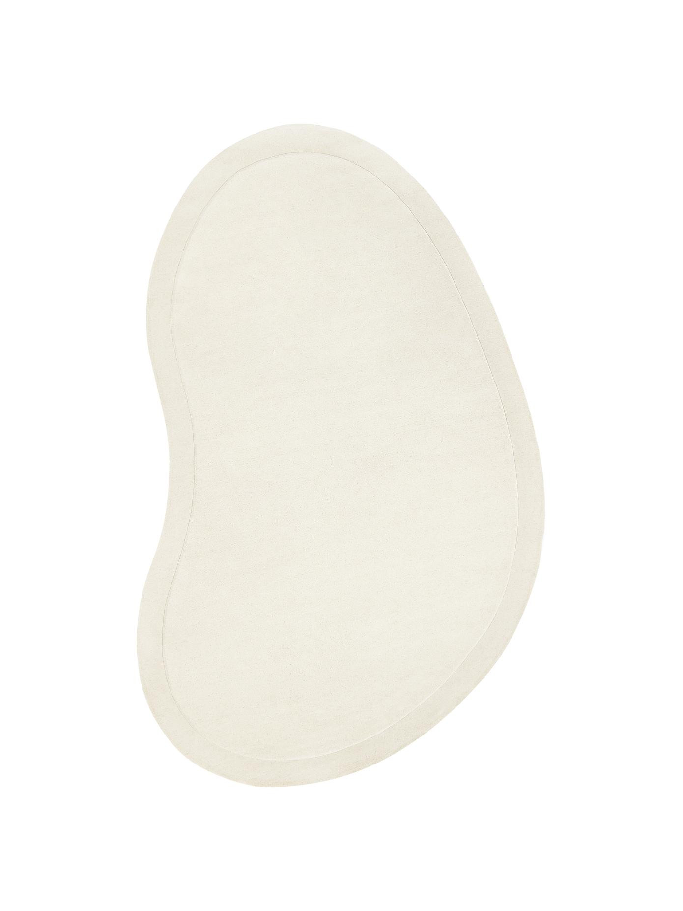 Handgetuft crèmewit wollen vloerkleed Kadey in organische vorm | Westwing EU