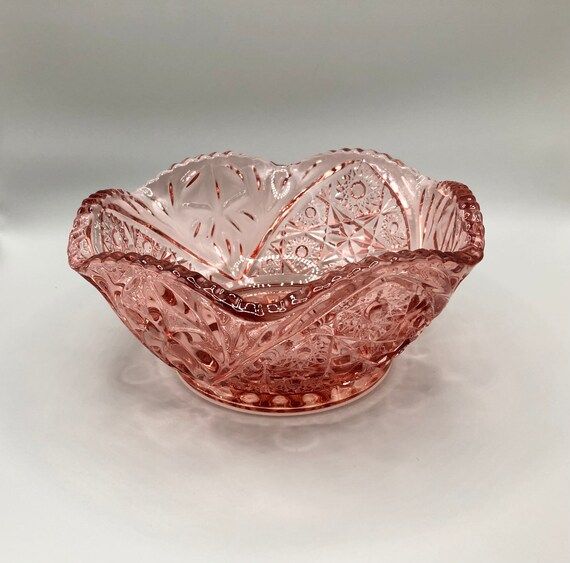 Vintage LE Smith Bowl, Pink Glass Bowl, Pressed Glass Serving Piece, Star and Daisy Pattern, Clas... | Etsy (CAD)