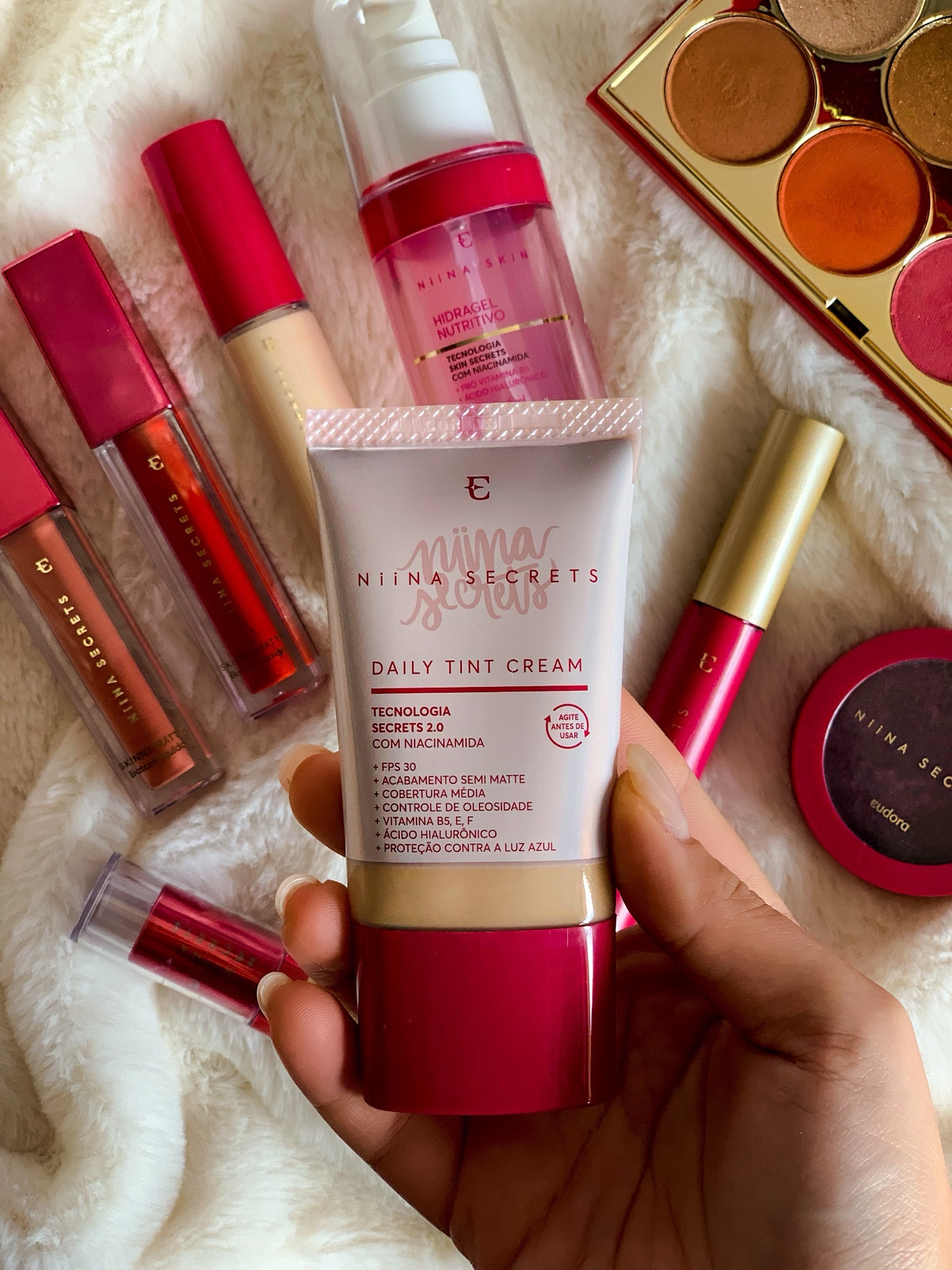 Tinha parada de usar essa base da Niina e sinceramente não sei porque! Ela é perfeita pra o dia a dia, tem acabamento matte, com aquele efeito segunda pele; cobertura média e a fórmula dela é bem leve. 


#LTKbrasil #LTKbeauty #LTKsale