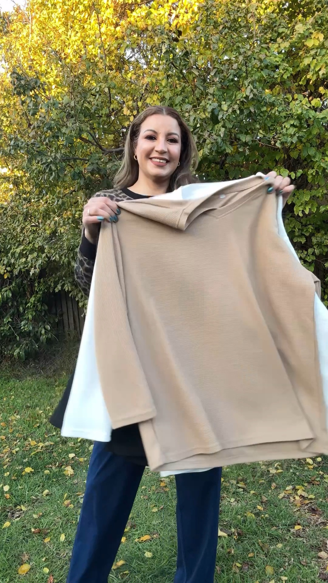 Pack of 3 women's oversized waffle knit shirts, V-neck, long sleeves, casual autumn sweatshirt for women.
Size:M


#LTKGiftGuide #LTKHoliday #LTKSeasonal