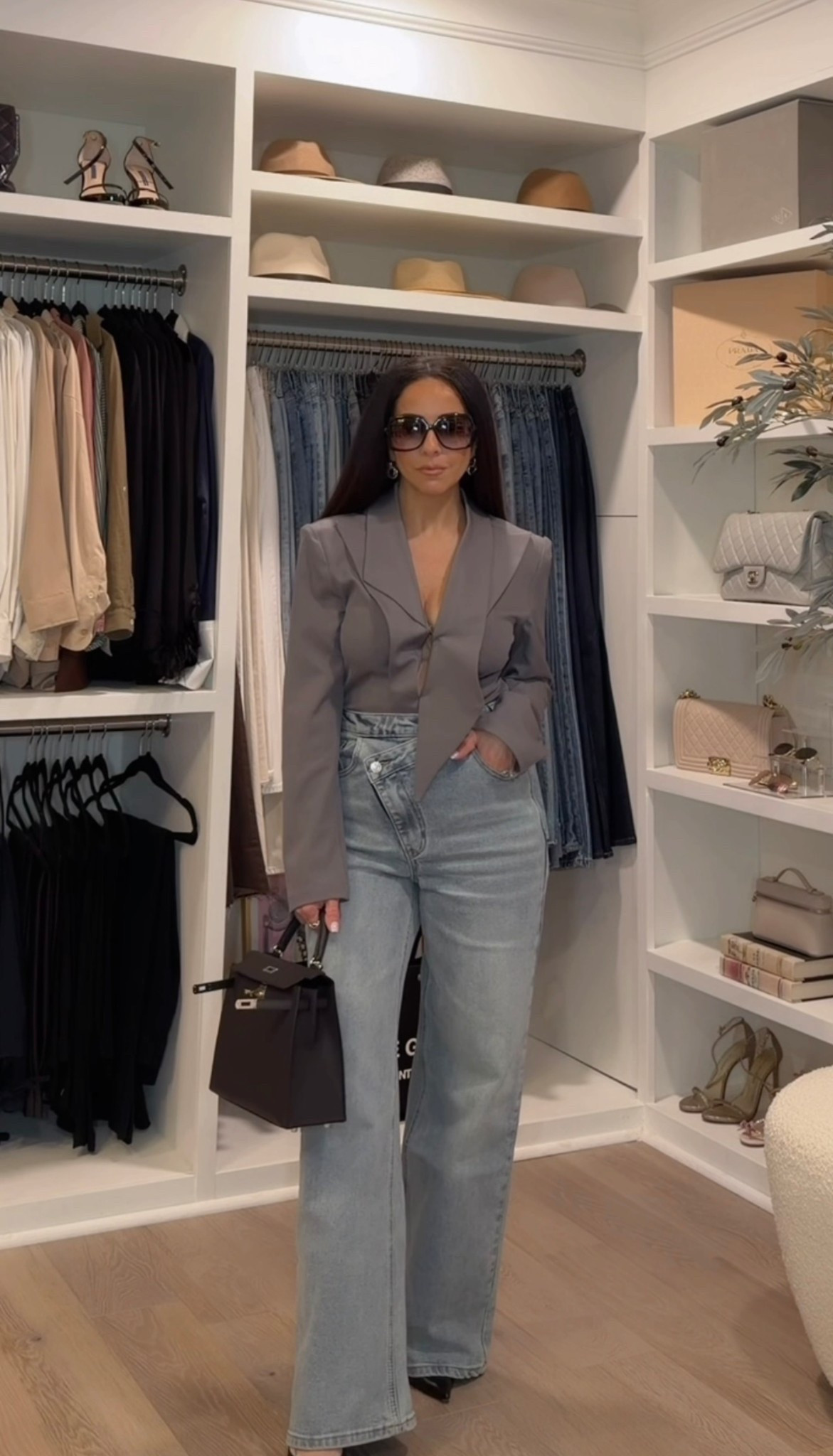 Commense outfit inspo 
FYI: this top is very revealing in the front I had to pin it close in this video and I eventually took it to my seamstress to close it up a bit. If you like it more open that’s totally fine bc it’s a gorgeous top!! 

Use code: ritasalmo_12 to save sitewide

Everything is in a size: xs￼￼
 
Ritasalmo | petite fashion | everyday style inspo  


#LTKOver40 #LTKPetite