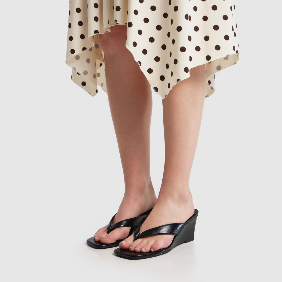 Womens Black schuh Solomon Wedge Toe Post High Heels | schuh | Schuh