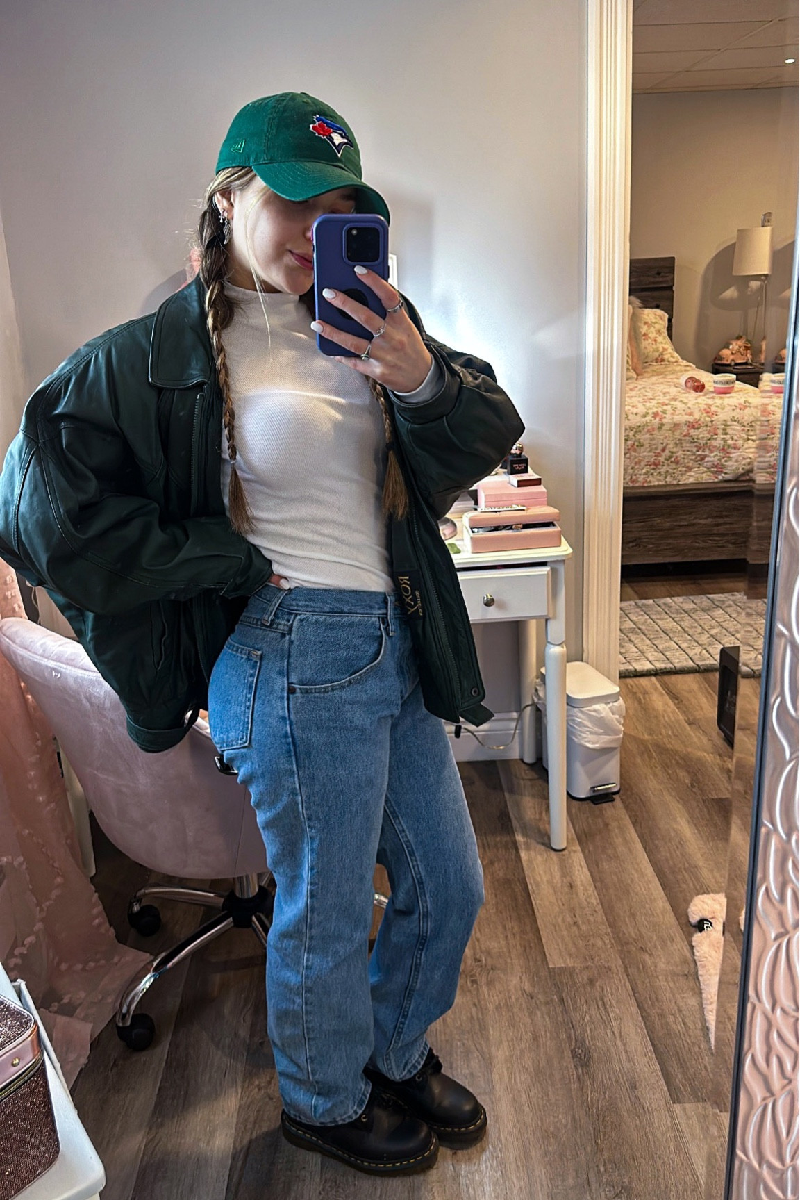Leather jacket outfit, oversized leather jacket, oversized leather jacket outfit, jeans outfit, ball cap outfit, hat outfit, oversized jacket outfit, casual outfits, casual ootd, lunch outfit, ootd, outfit inspo, outfit ideas, fashion, trendy, trending, dr martens, Toronto blue jays hat, wrangler jeans
