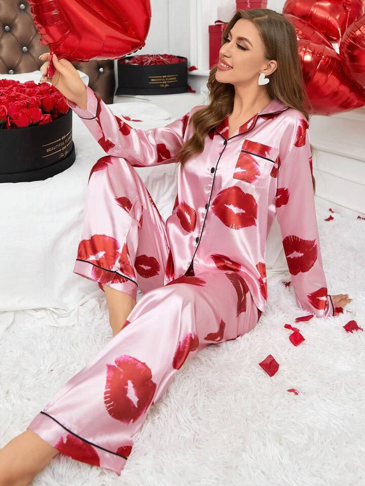 Lips Print Long Sleeve & Pants Pajama Set | SHEIN