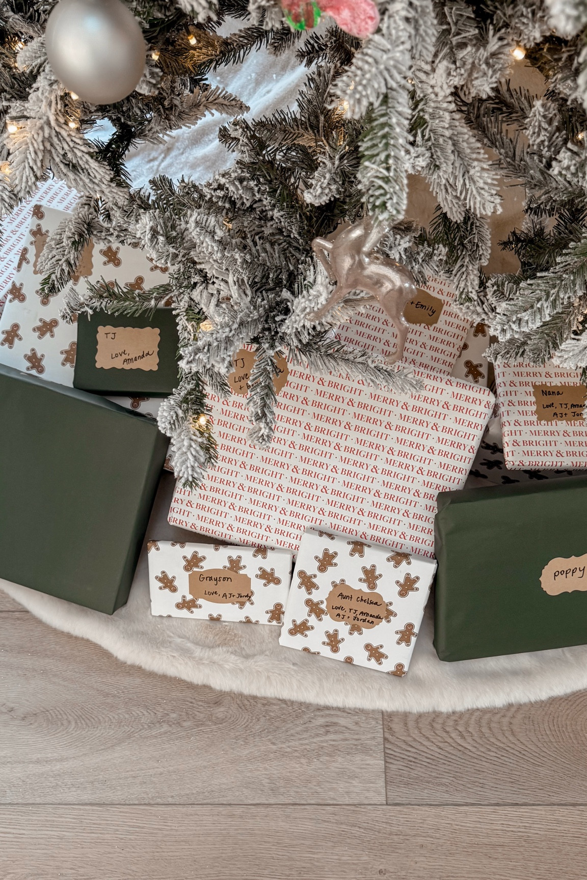 I found the cutest wrapping paper on Amazon! 😍 linking some gift wrapping essentials for you! Christmas wrapping paper, holiday gift wrapping, Come Stay Awhile, Amanda Vernaci.