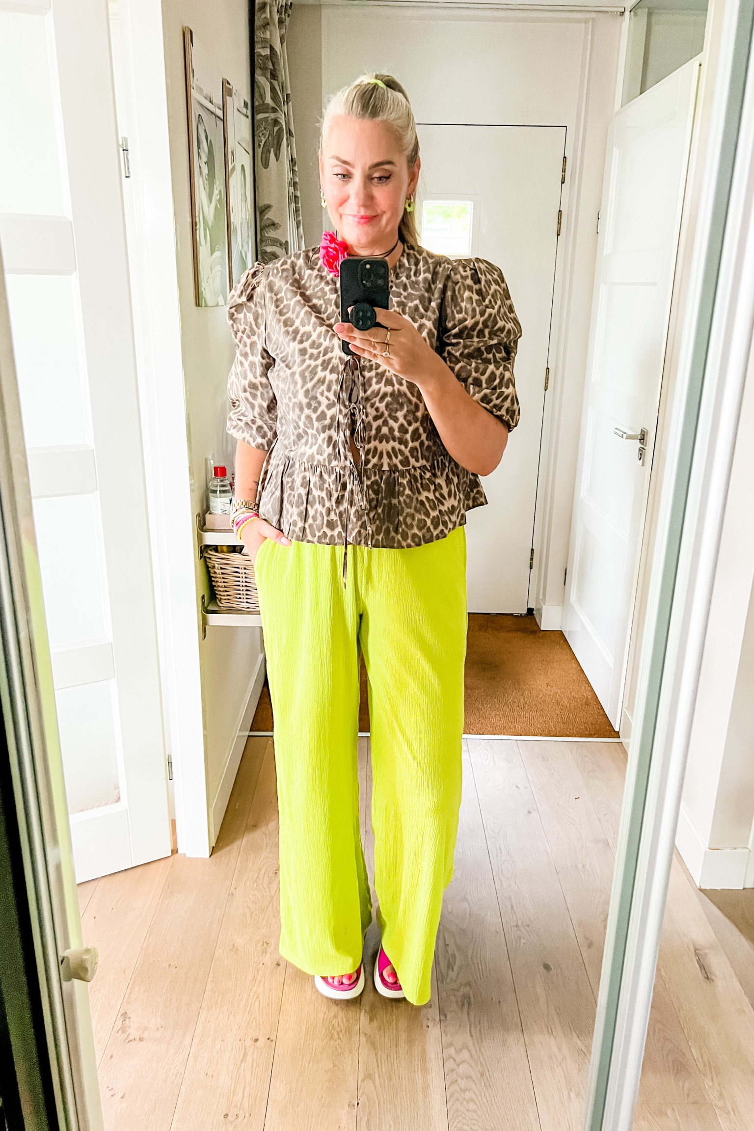 Ootd - Thursday. Leopard print puff sleeve blouse paired with chartreuse or lime green trousers (old), pink Vivaia sandals and a flower choker. 



#LTKnederlands #LTKeurope #LTKstyletip