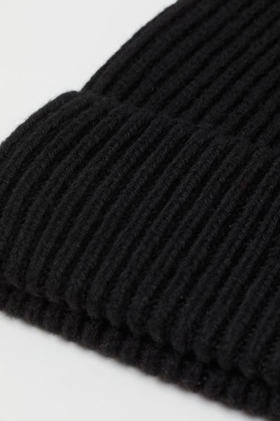 Rib-knit hat | H&M (UK, MY, IN, SG, PH, TW, HK)