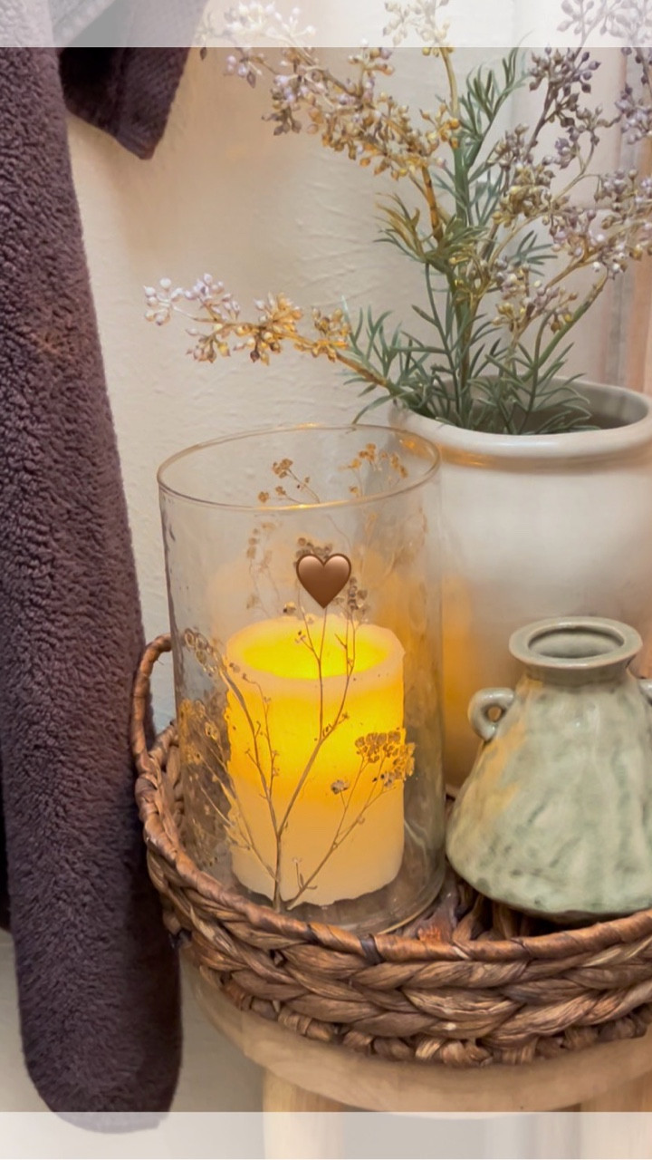 The sweetest vase to pop into this small tray with hints of spring glowing through the glass.. 😍 Link is in my bio and the price was 👌 @Walmart Follow along for more home inspo #homeinspo #cozyathome #homedecor #traystyling #home

#LTKHome #LTKU #LTKSeasonal