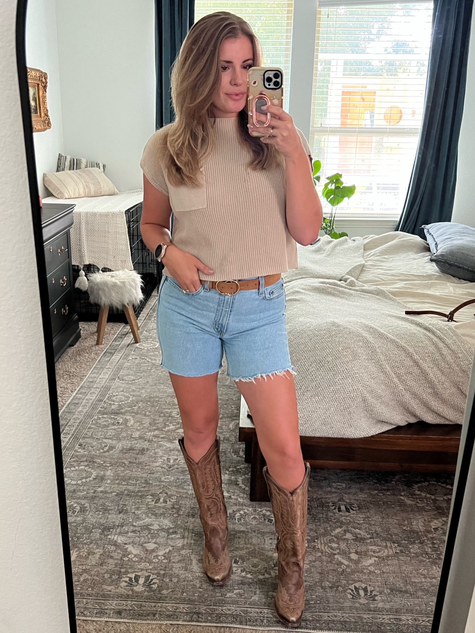 Transitional fall outfit. Cowboy boots forever and cut up men’s jeans! 

#LTKSeasonal #LTKmidsize