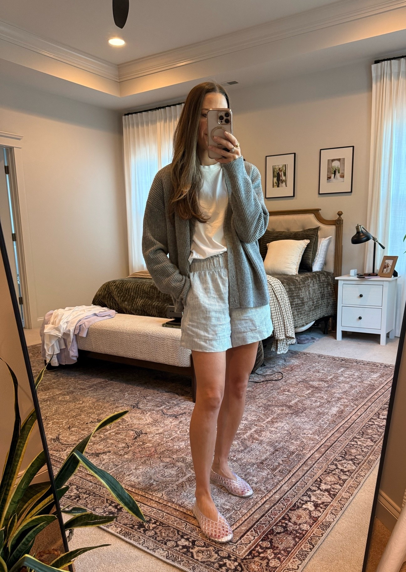 A simple summer outfit formula: white crewneck tee, striped linen shorts, and jelly flats under $25. Comfortable, polished, and easy to repeat.

Sizing: Pact GOTS-certified cotton tee: S | Quince linen shorts: XS

Use code INFG-26LINENANDLIGHTCO10 for 10% off your first Quince order.

#LTKStyleTip #LTKSeasonal #LTKPetite #LTKUnder50

#LTKootd #LTKmomlife