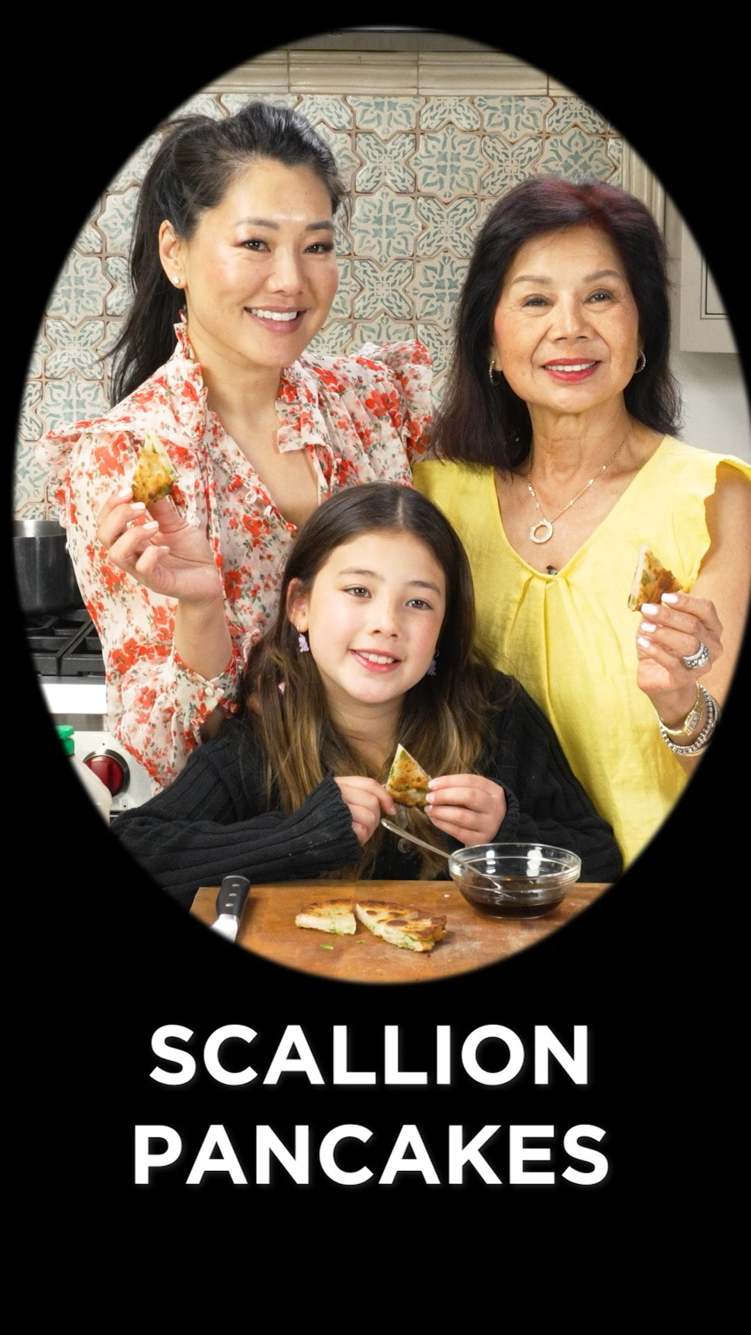 Scallion pancakes area staple on any Chinese household.  simple and incredibly delicious - it’s a perfect appetizer or snack. I listed some ingredients that you might not have in your pantry right now! 
also added to my favorite products that you might want to add to have a complete Asian kitchen! 🥢