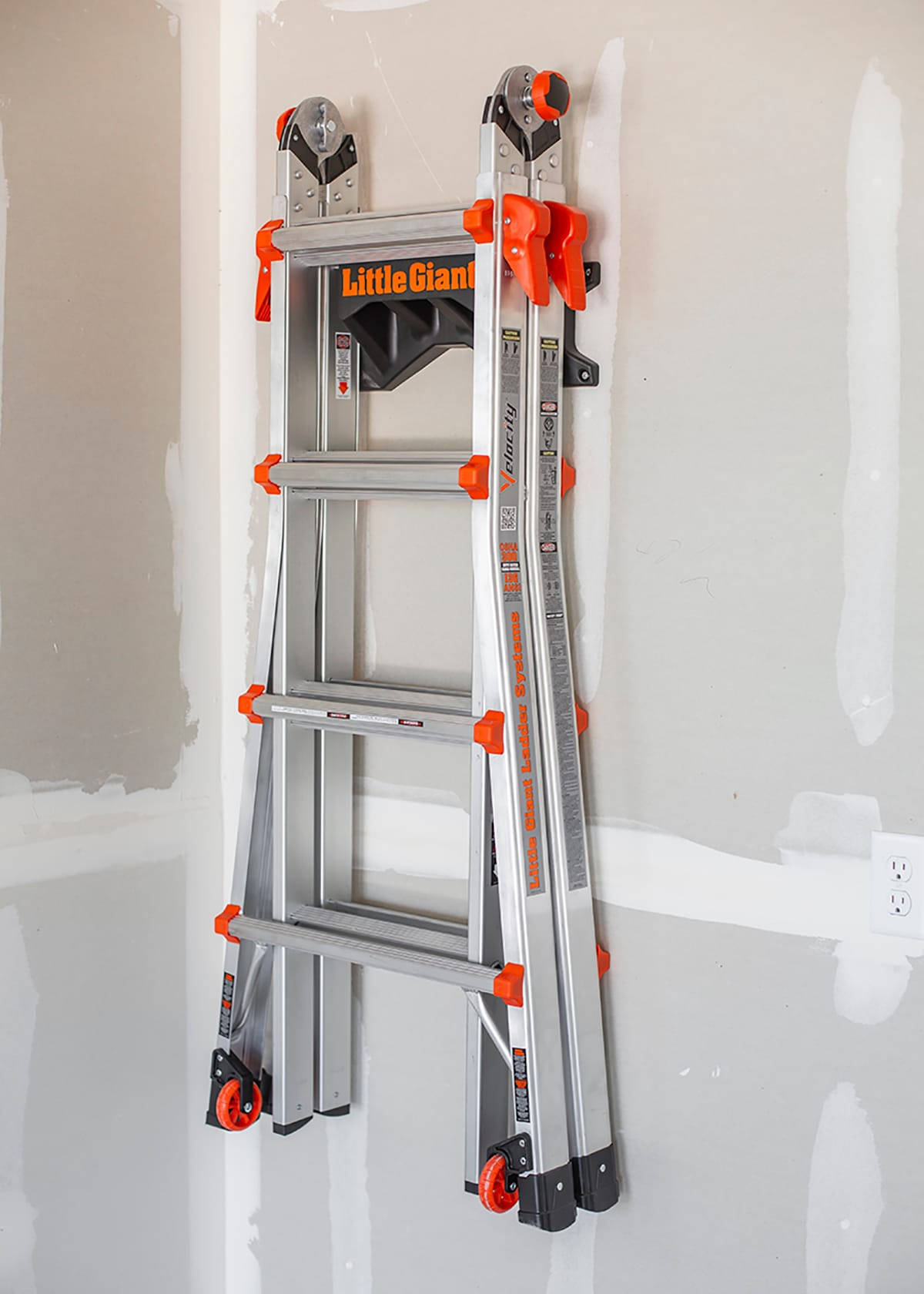 Little Giant Ladders Ladder Storage Rack Plastic Support brace For Ladders in Black | 15097 | Lowe's
