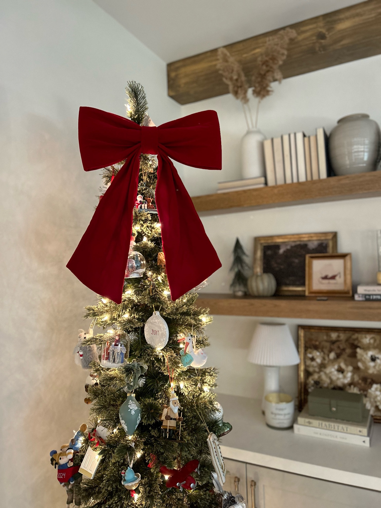 $10 bow comes in 3 colors!

#christmasdecor
#bowtreetopper
#anthrodupe

#LTKHoliday #LTKHome #LTKGiftGuide