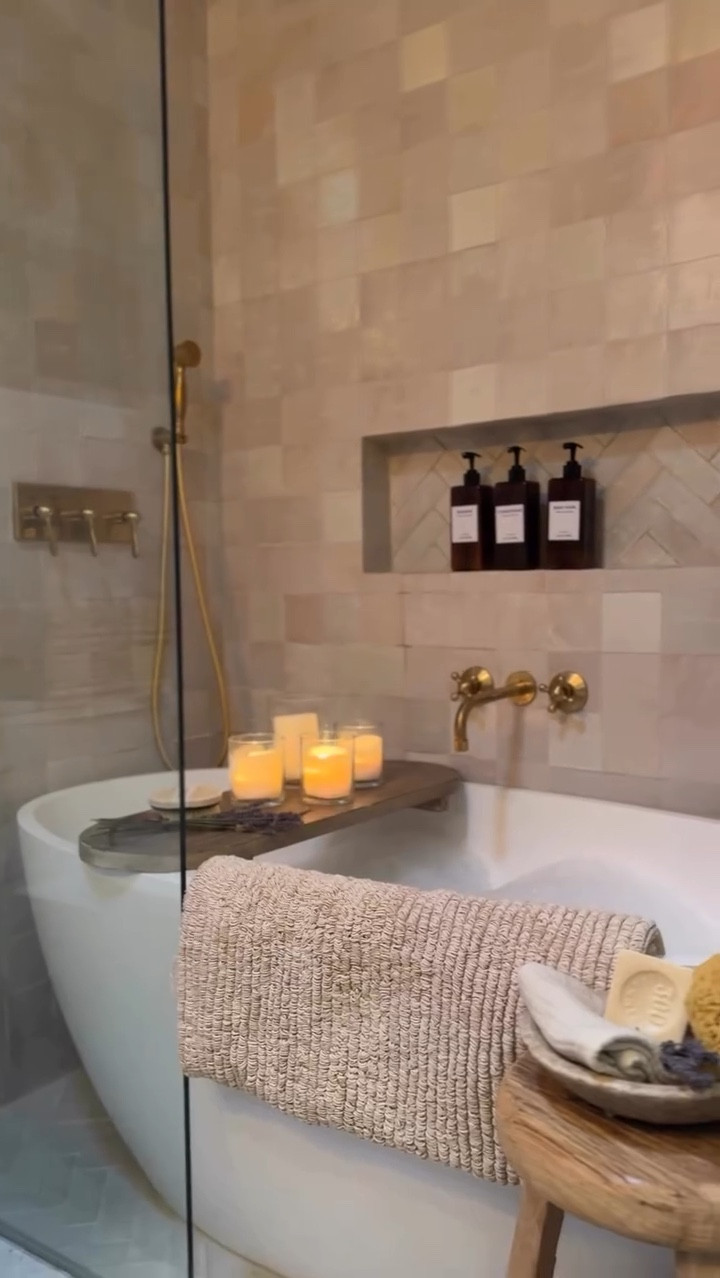 I wanted this bathroom to feel warm, grounded, and timeless.
Organic materials, soft textures, and intentional details.
Before & after

COMMENT: BATH to get links sent to your inbox 

#beforeandafter #bathroom #bathroominspo #organicbath #organicdesign