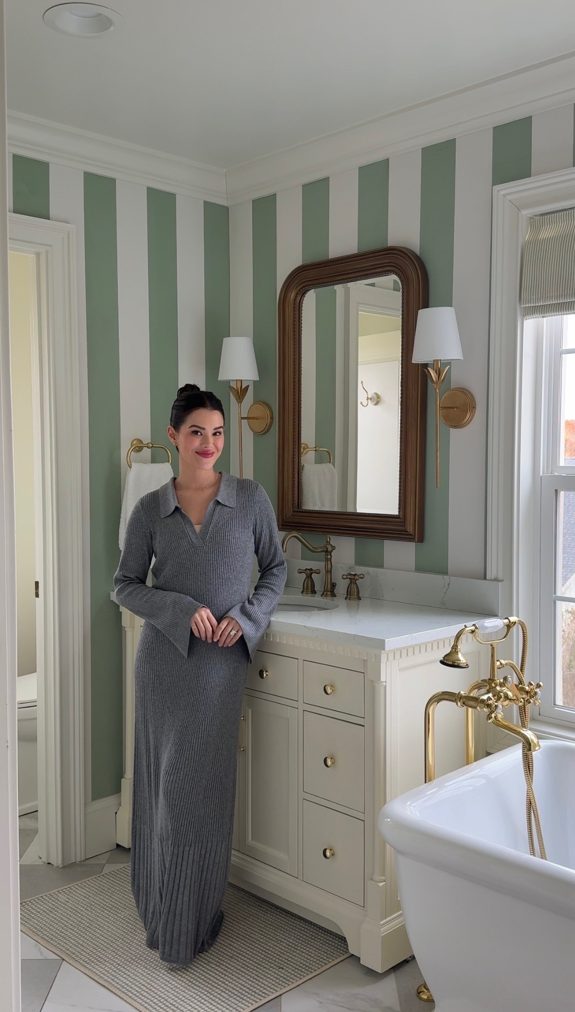 Absolutely loving my new bathroom wallpaper! The perfect shade of green to add some color to the room 🤍 Everything is linked 🔗 #bathroomdecor #bathroomaesthetic #bathroomrefresh #homedecorfinds #ltkhome #ltkit #ltktrending #neutralhome #modernbathroom 

#LTKHome