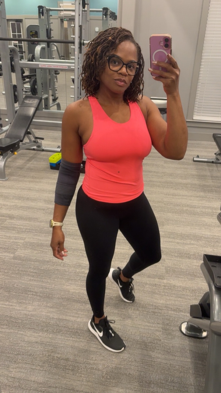 Easy cute workout fit from Walmart and Amazon. Size small leggings and 14/16xl girls top. 149lbs, 34DD, 5’4