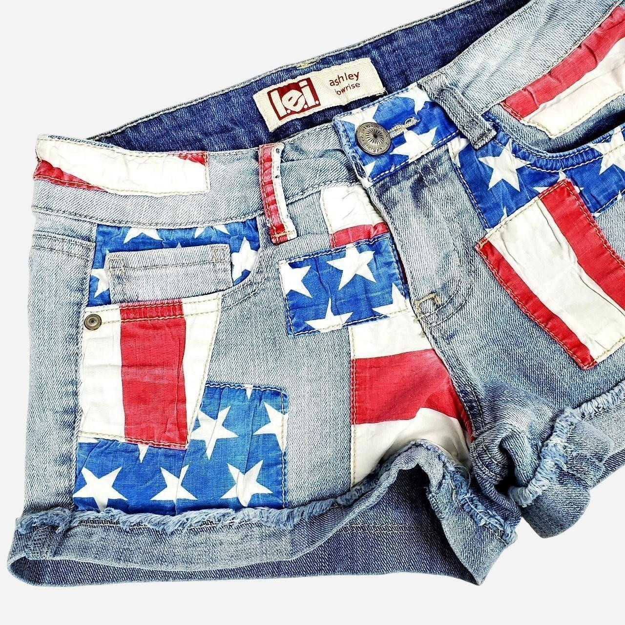 L. e.i. Women's Shorts - Blue/Multi - 1 | Depop US