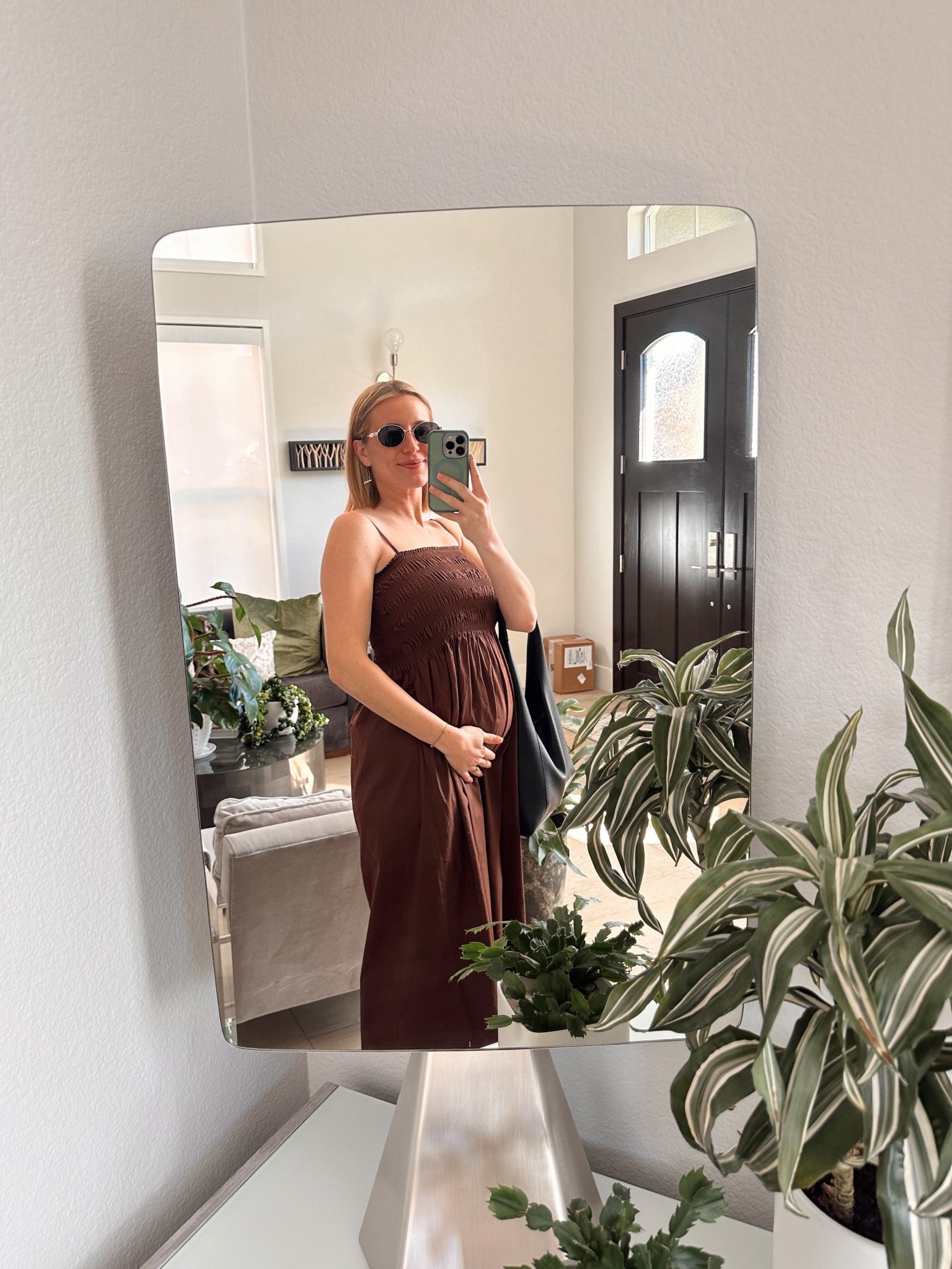 Bumping in spring style🤎🤰🏼