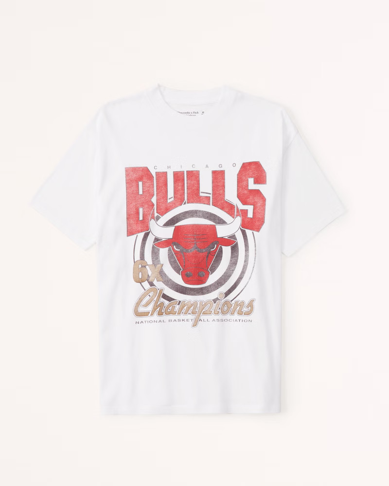 Oversized Boyfriend Chicago Bulls Graphic Tee | Abercrombie & Fitch (US)