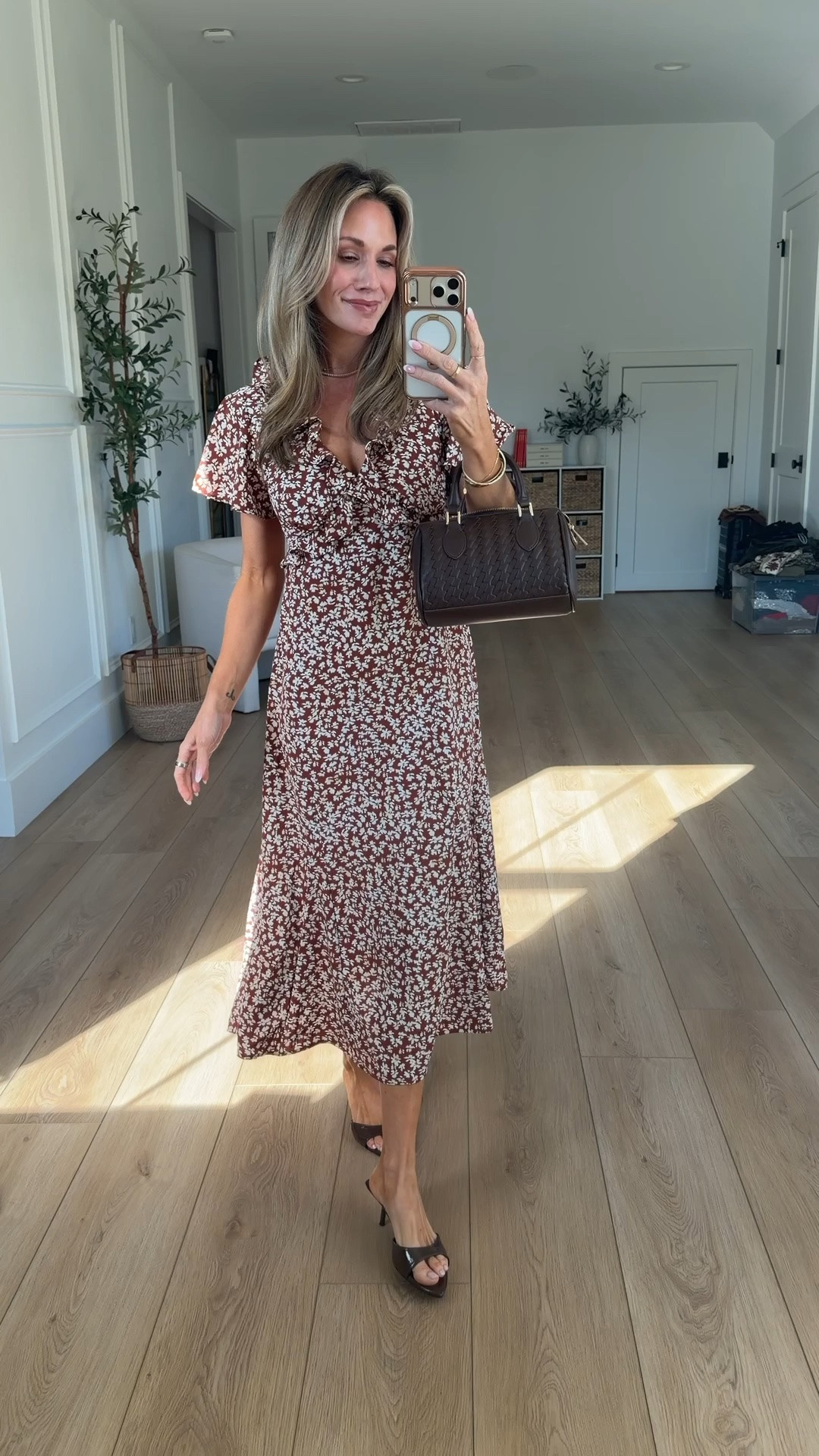 the prettiest floral dress for fall 🍂 I am 5’2 and wearing my true size xsmall.