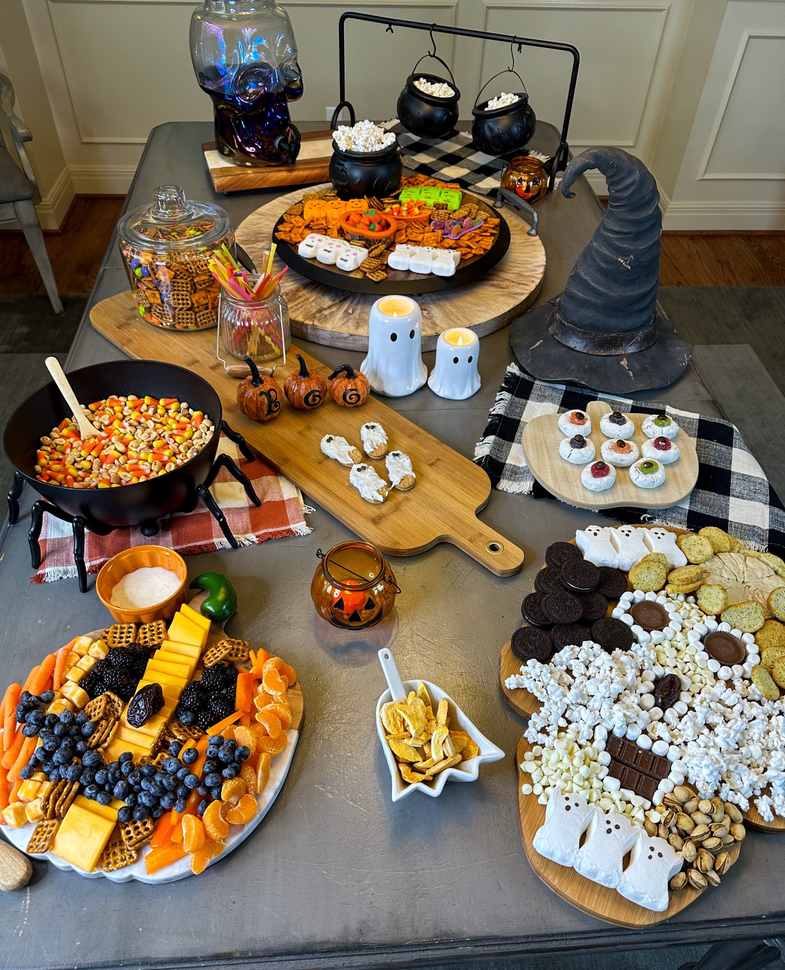 Spooky Spread 👻 

#LTKHalloween #LTKparties #LTKfindsunder50