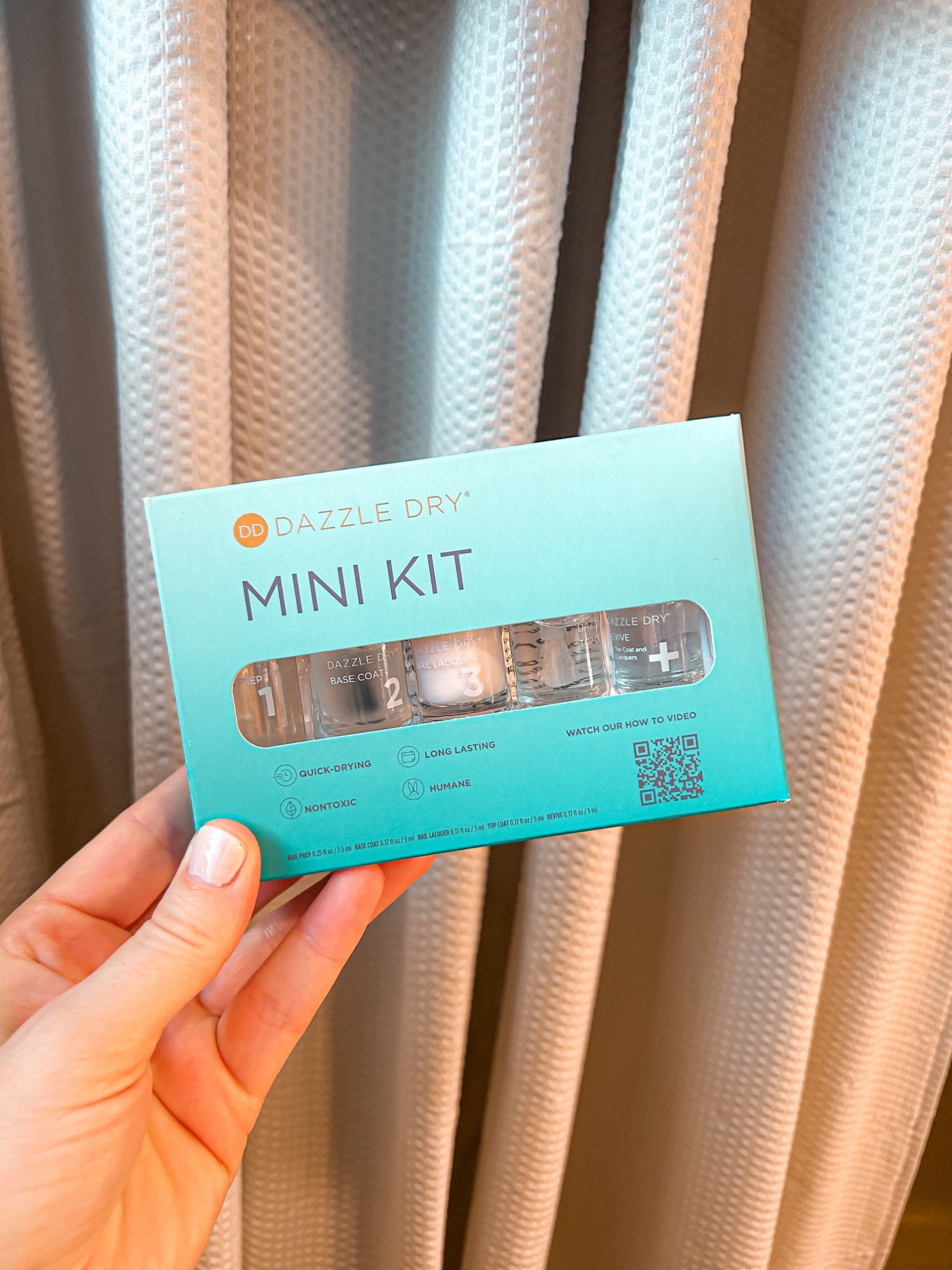 Nails at home that last 14+ days - dazzle dry. Would make a great stocking stuffer 

#LTKHoliday #LTKStyleTip #LTKGiftGuide