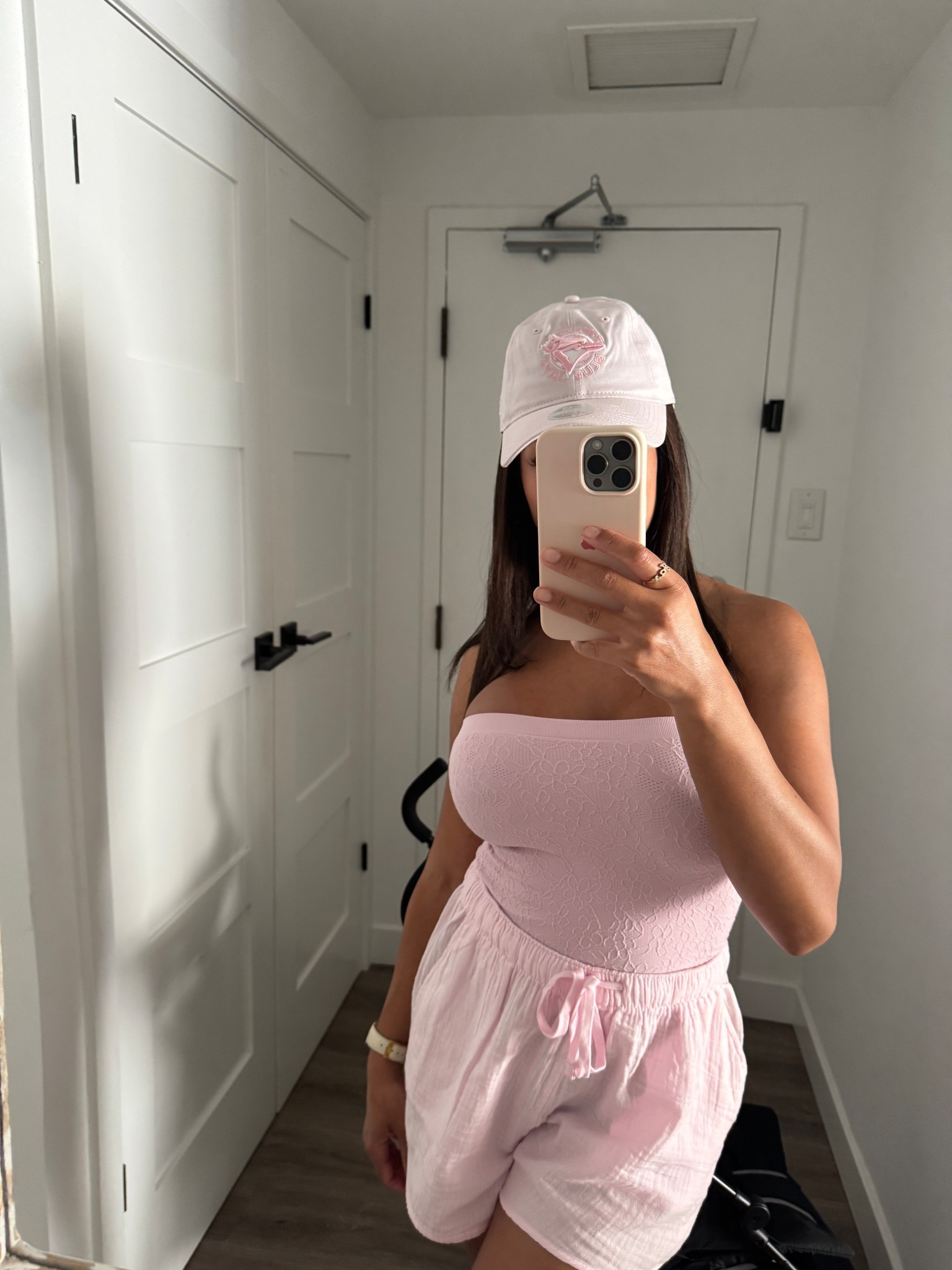 Villa pink at Aritzia 💕

#LTKcanada #LTKsummer #LTKsale