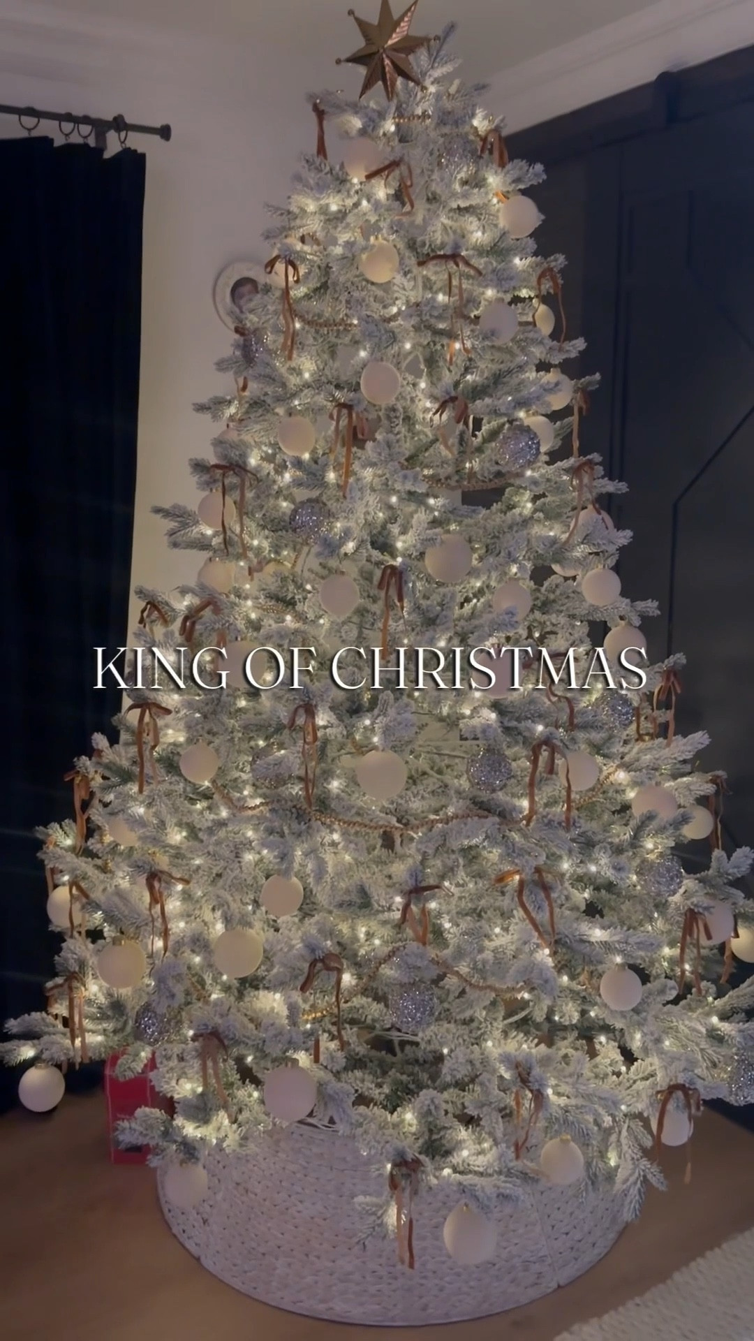 Currently obsessing over my @kingofchristmas prelit, 7.5’ Rushmore Flock Tree

Something about the twinkling lights, flocking, and a little bit of sparkles gives me all the nostalgic feels. 🔔🎄

Now 50% off and free shipping

#kingofchristmas #flocktree #christmastree #ad #gifted #christmasdecor 