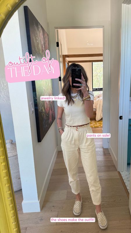 Fun but neutral OOTD! Who am I!? 🫶🏻🤍