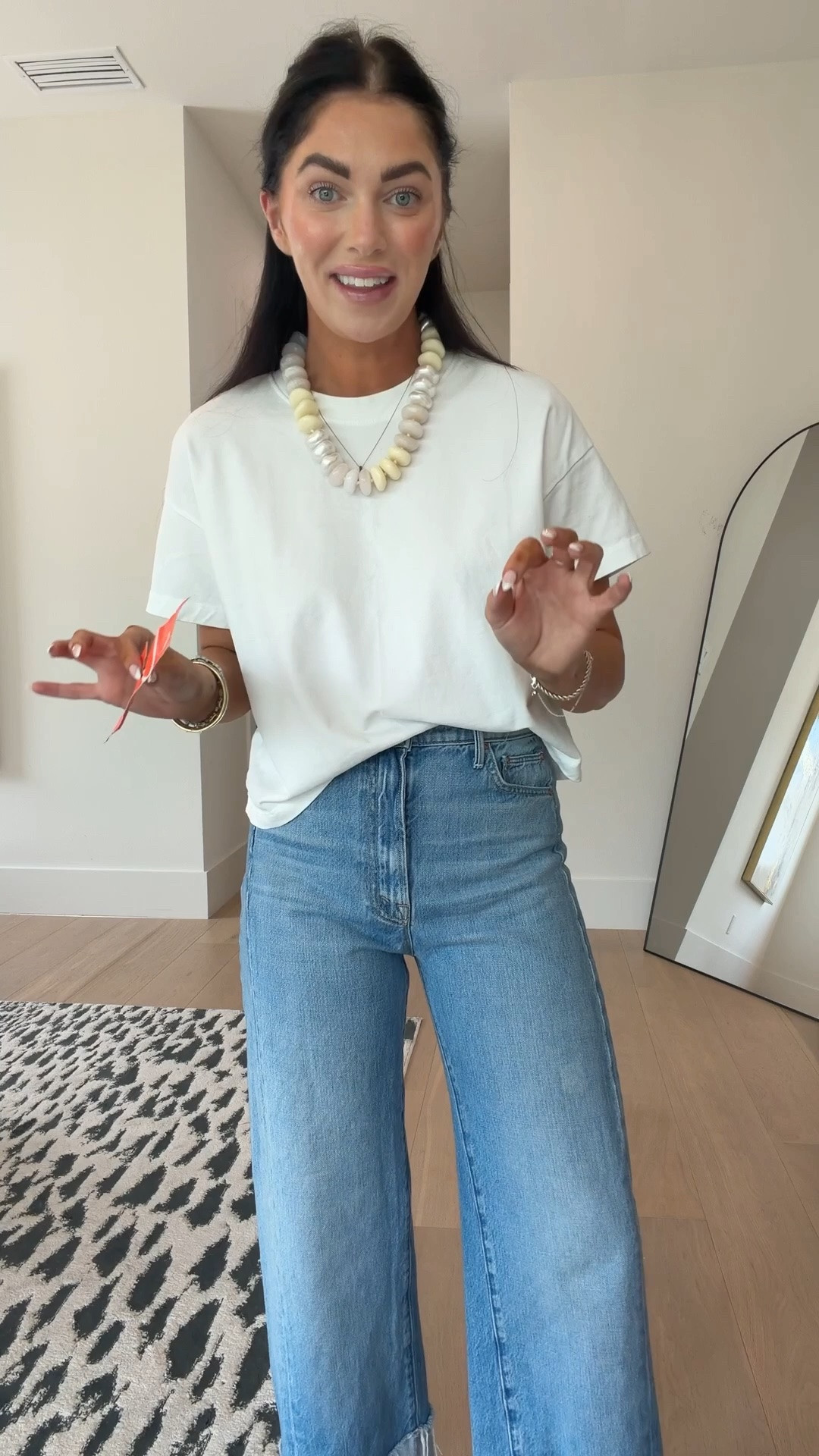 Linking jeans from multiple retailers in case one doesn’t have your size // I am in a size 25! You need to always a size down one in this brand ￼