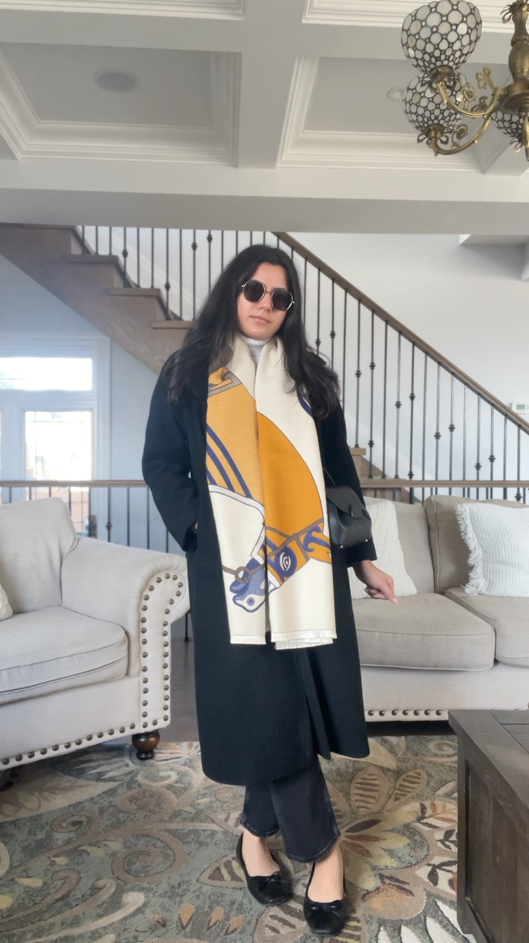 When the scarf is the outfit!
100% cashmere , so warm, so stylish 🥰 