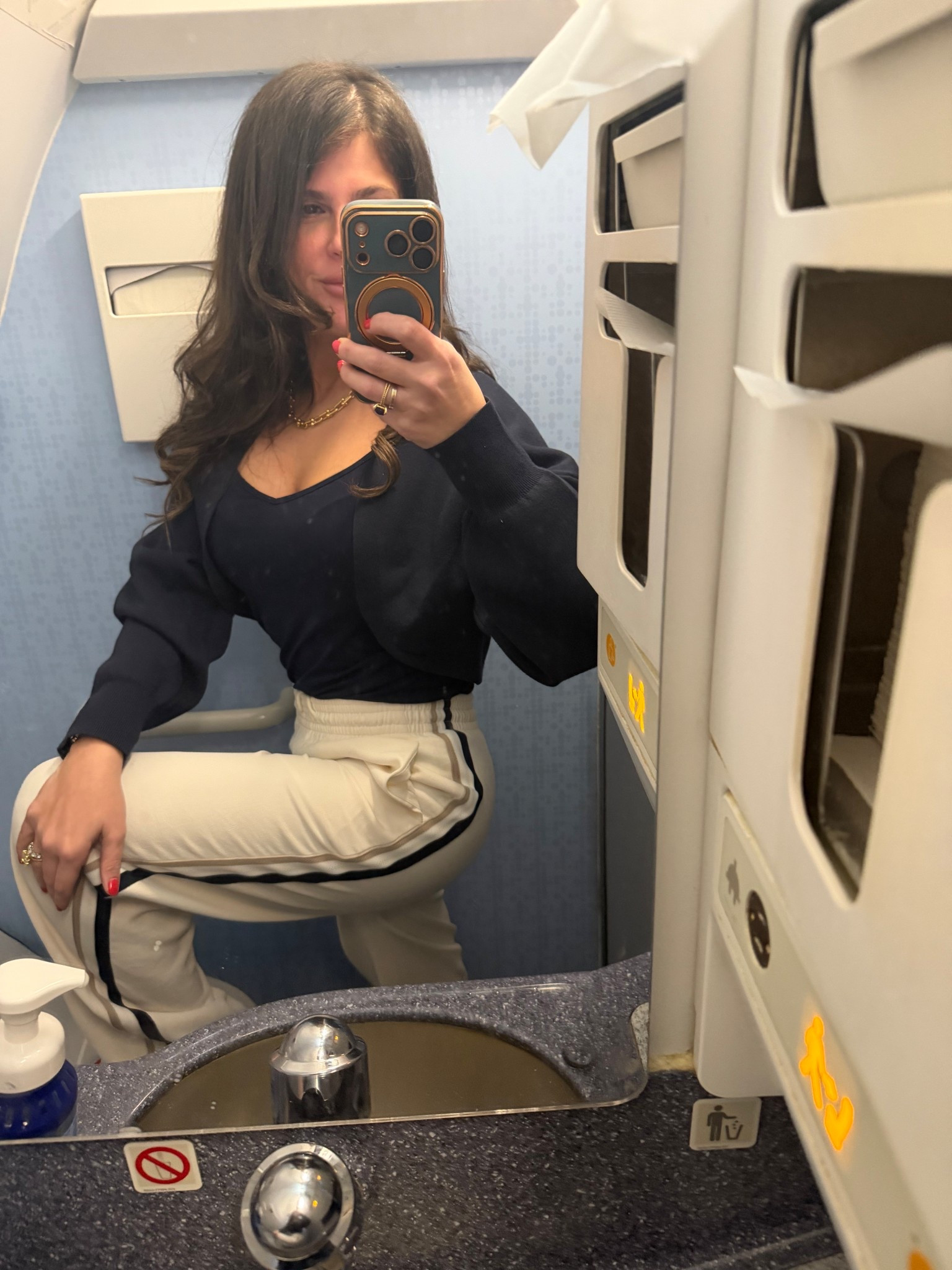 This is my from the school/church to the plane to the track outfit 😆 nothing like a good airplane mirror selfie. I cannot tell you how obsessed I am with these pants 🤩 #aritzia

#LTKdayinmylife #LTKootd #LTKmomlife