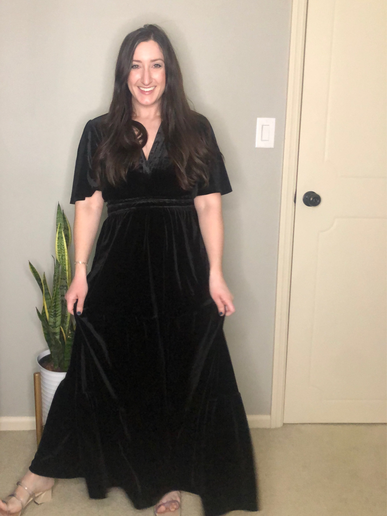 Perfect dress for a Winter formal event. Size L - 5’4”



#LTKHoliday #LTKstyletip #LTKunder50