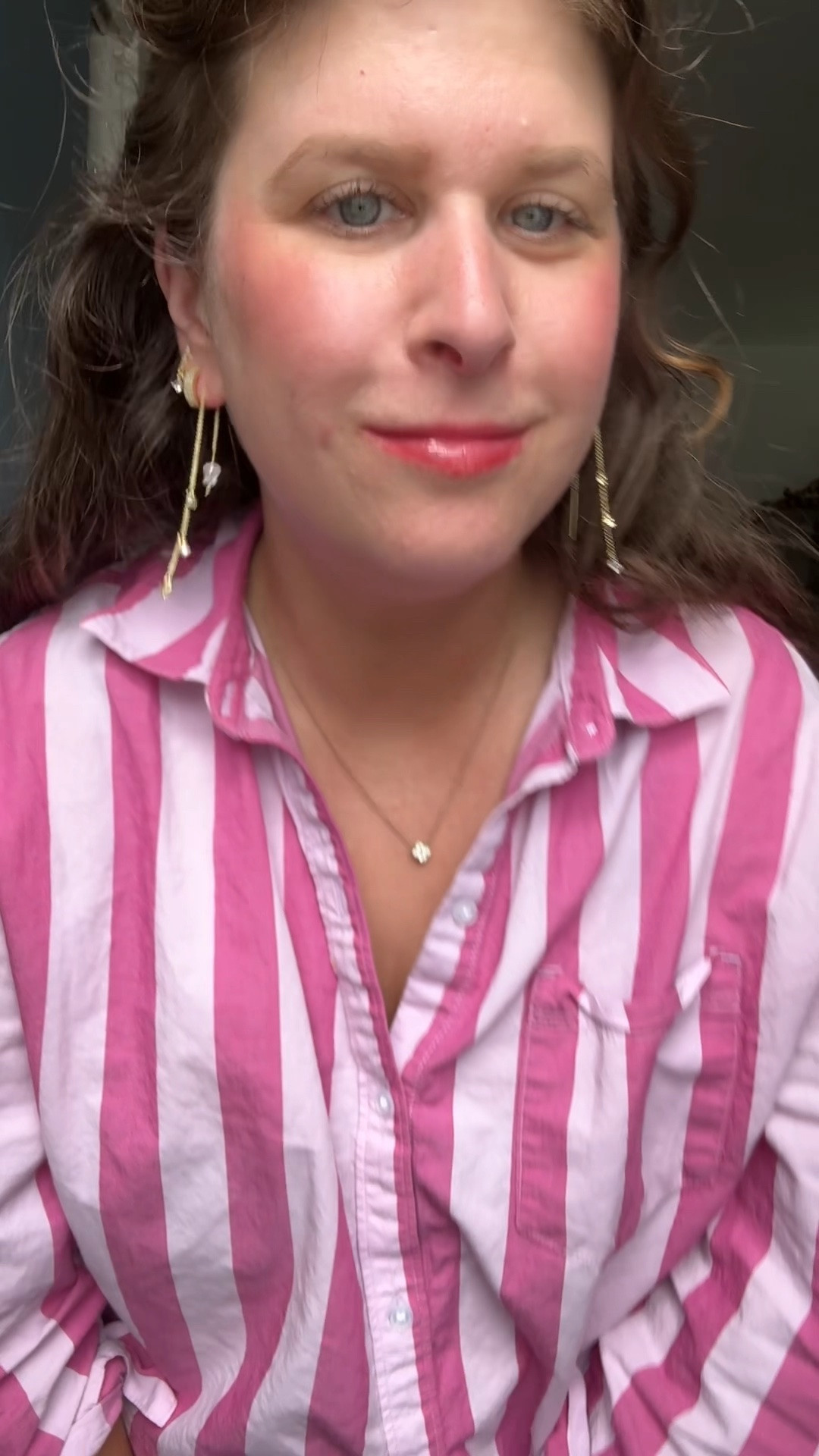 This earring set is so cute & fun! It’s perfect for my dopamine dressing, maximalist style 💃✨🎉

#earrings #earringstack #earringset #earring #jewelry