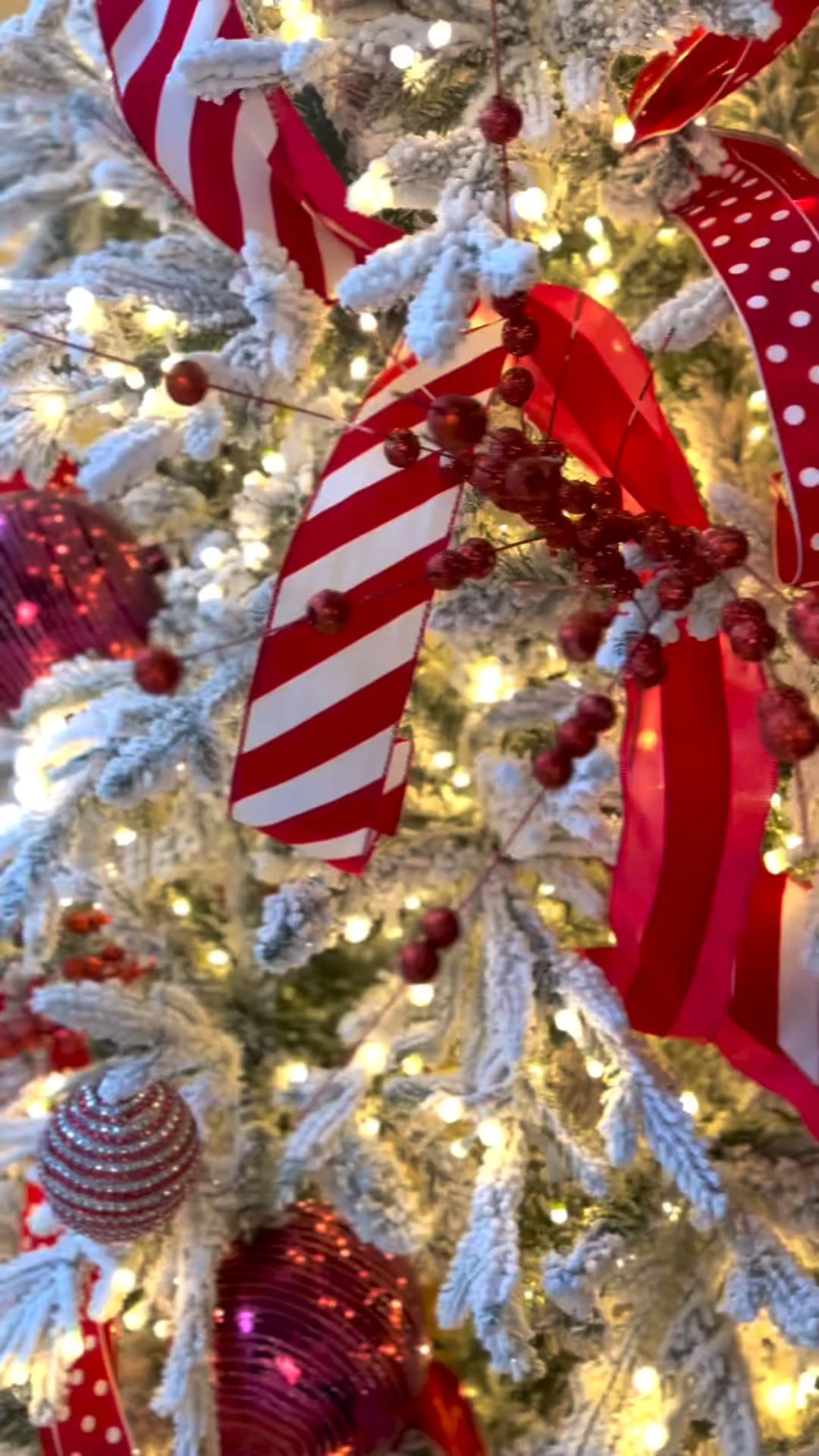 Here’s a sweet traditional red Christmas 🎄 look from a year back! It uses candy cane striped and polka dot ribbon for the ultimate playful fun feel. We still cannot get over this amazing big tree!!! 

#christmasdecor #christmasiscoming #christmasmagic #christmastree #homedecor #décor #decor #xmas